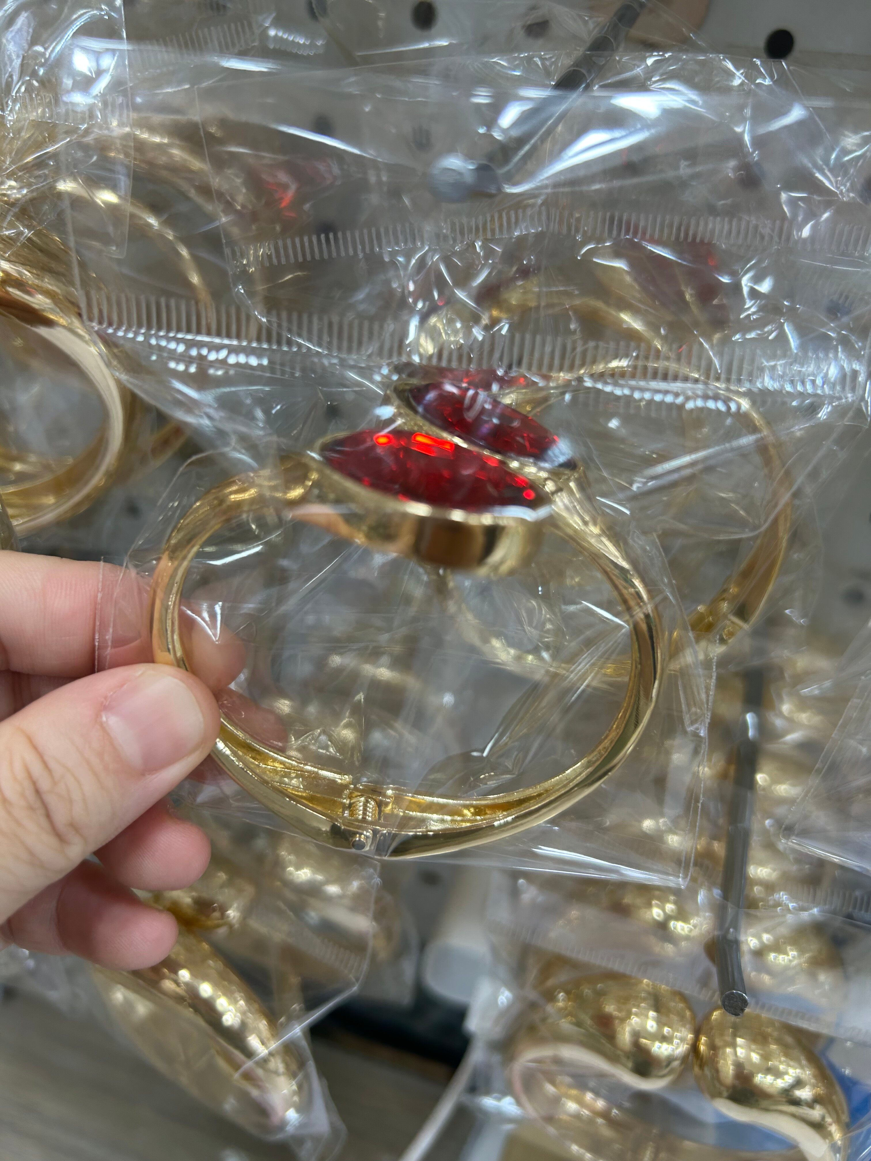 Zircon alloy coarse bangle