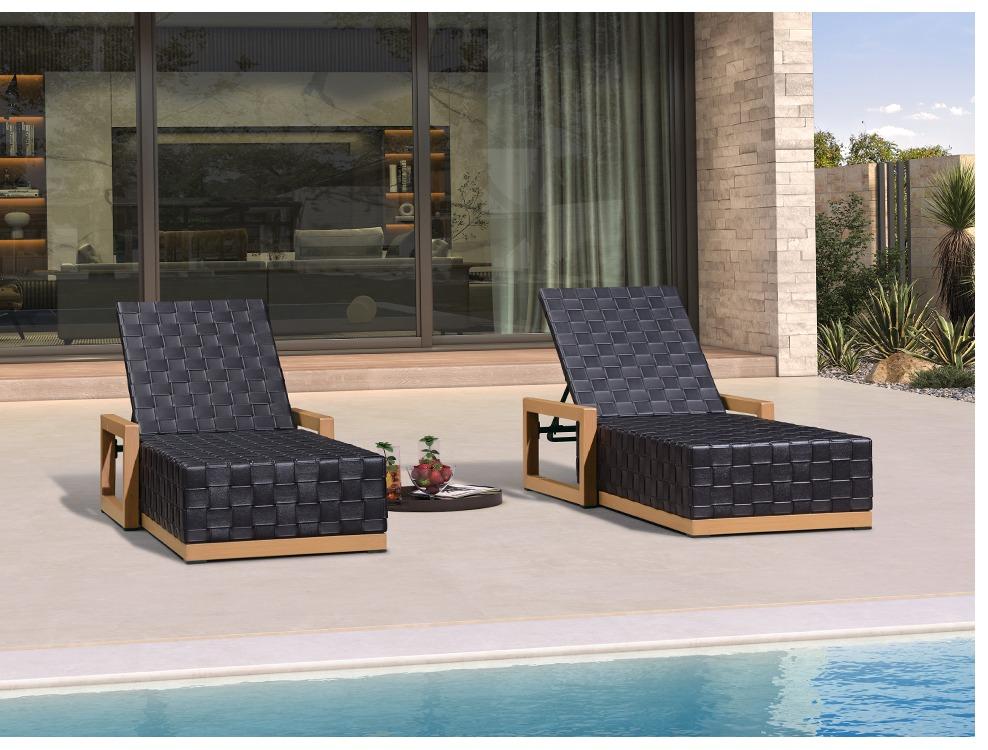 RATTAN LOUNGE CHAIR