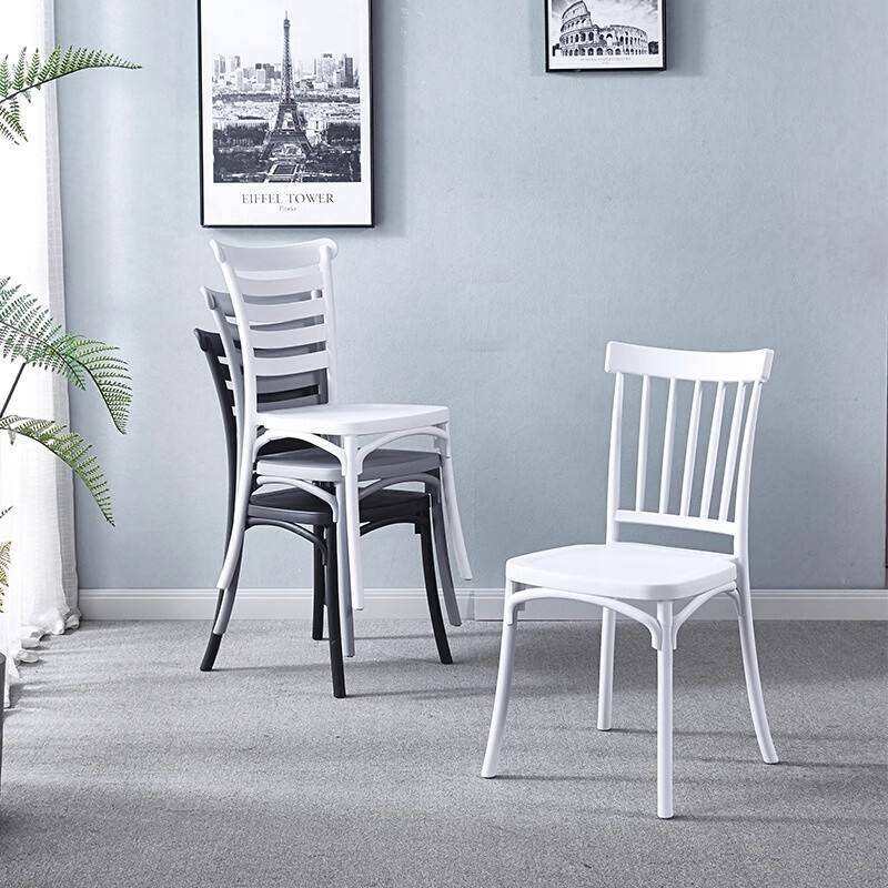 Outdoor dining chair