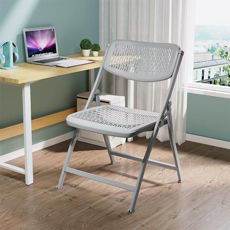 Simple folding chair