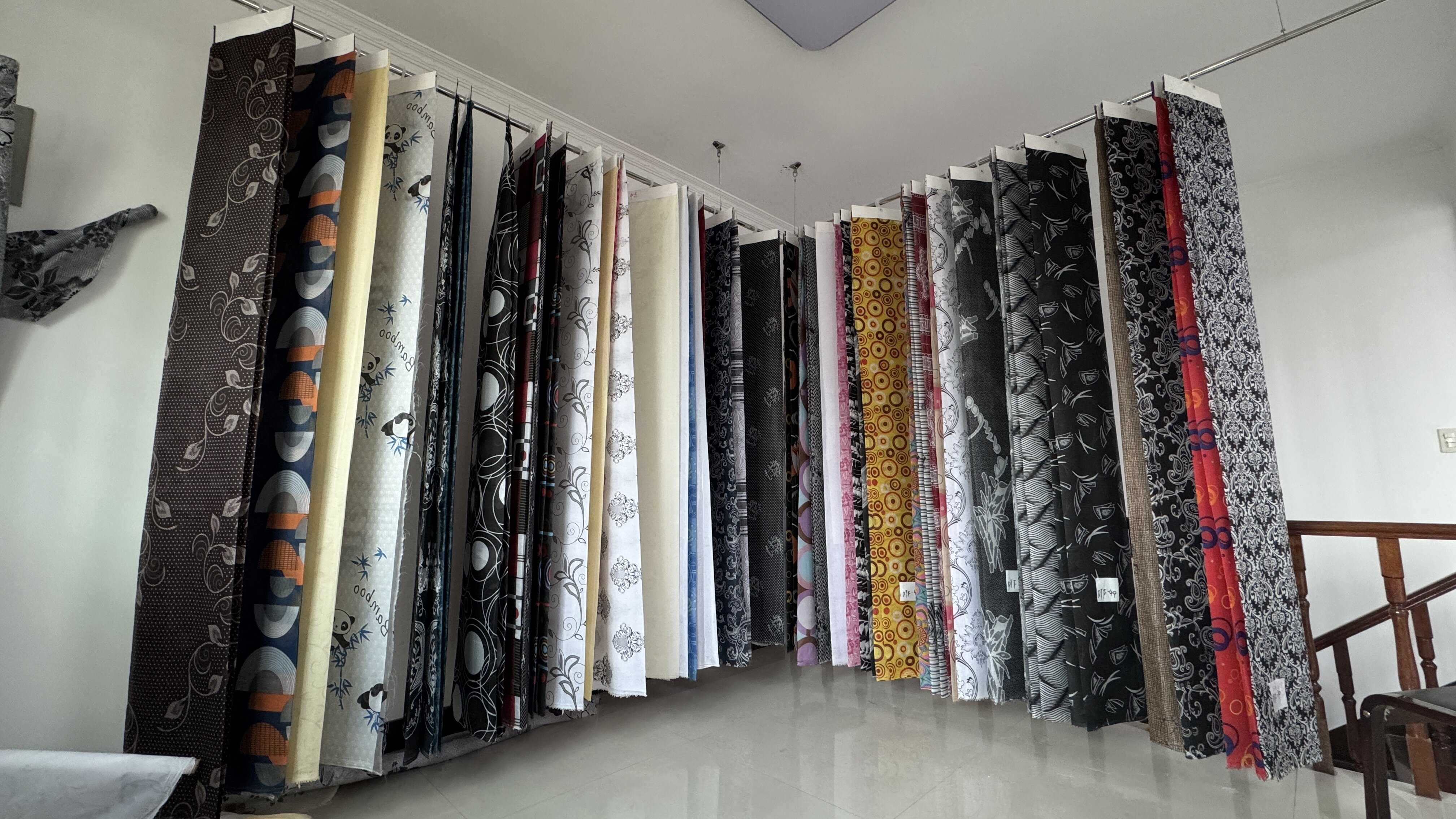 Polyester pongee fabric for mattress lamination