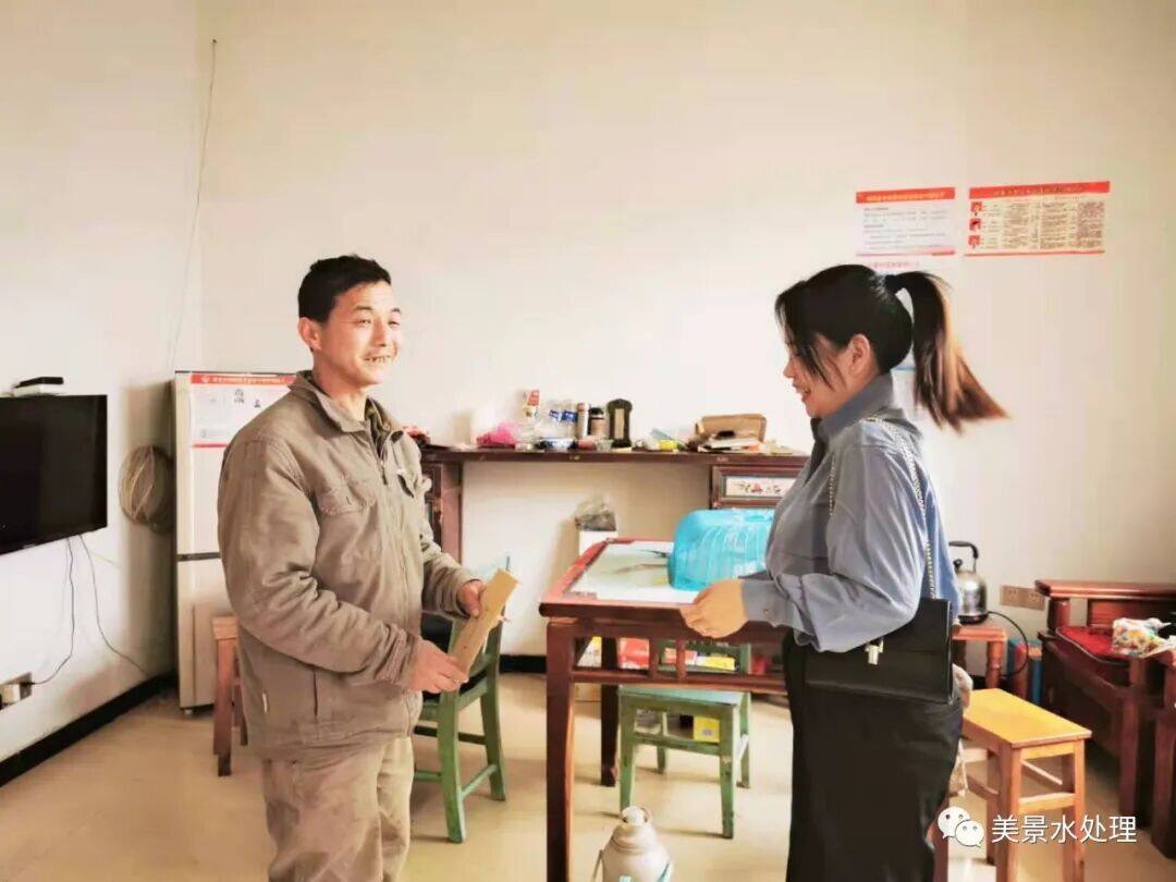 扶贫助学献爱心 践行企业社会责任