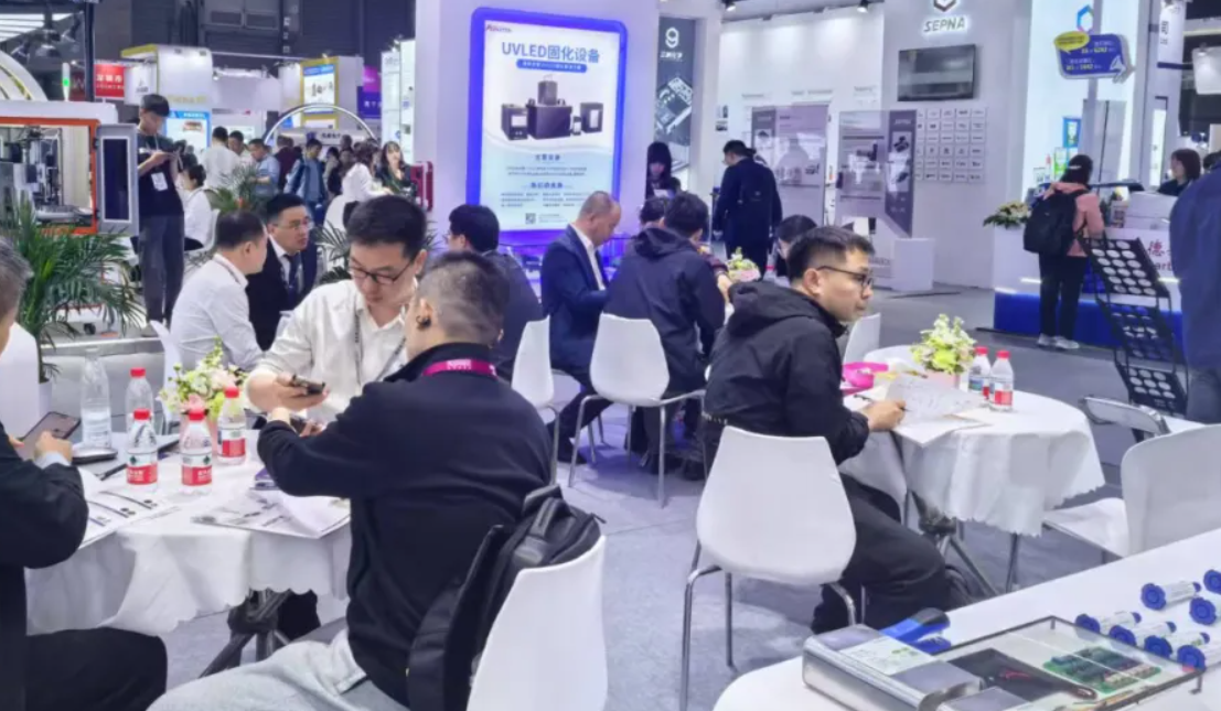 展会现场产品演示环节