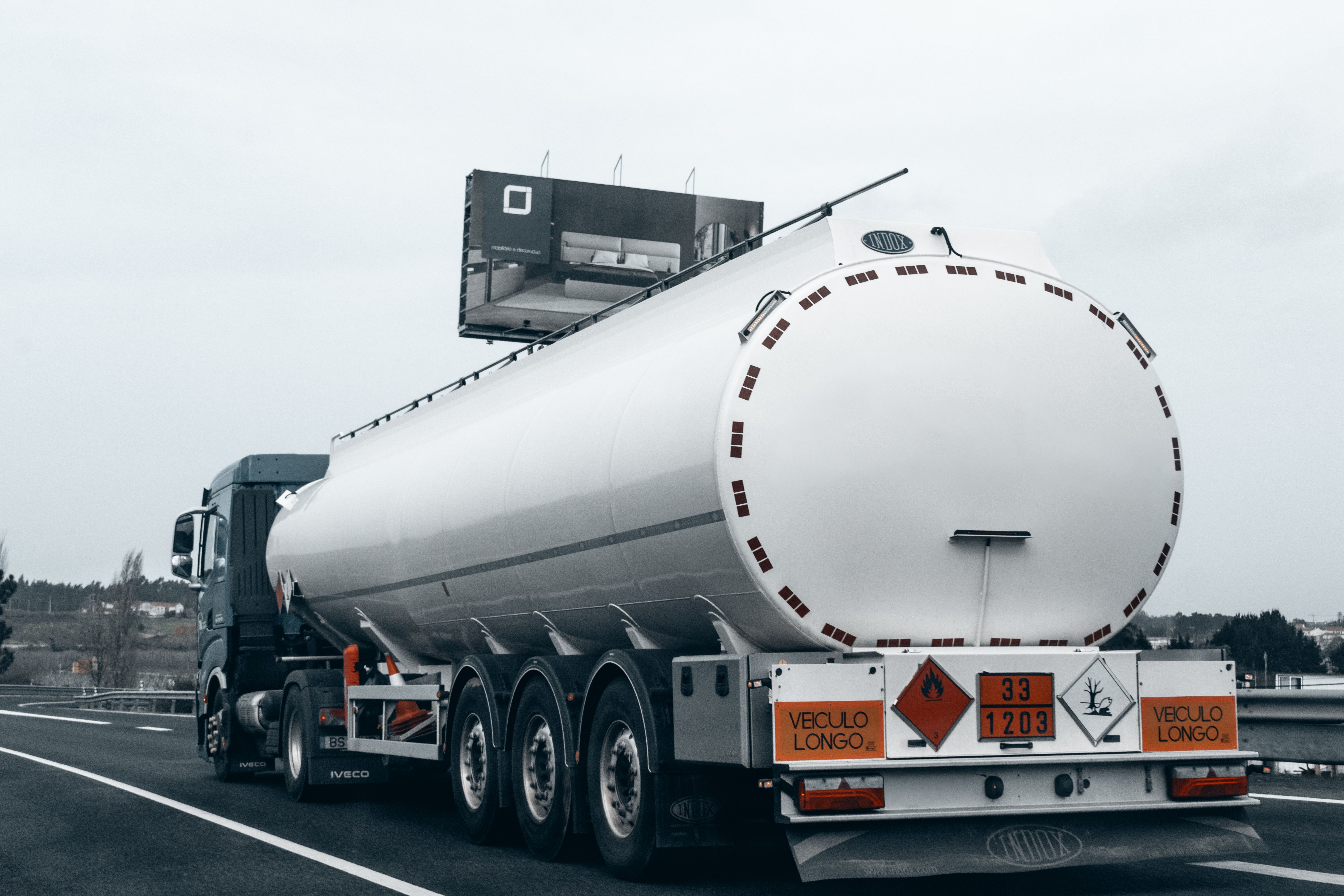 The Essential Guide to Sourcing Crude vs. Fully Refined Rapeseed Oil