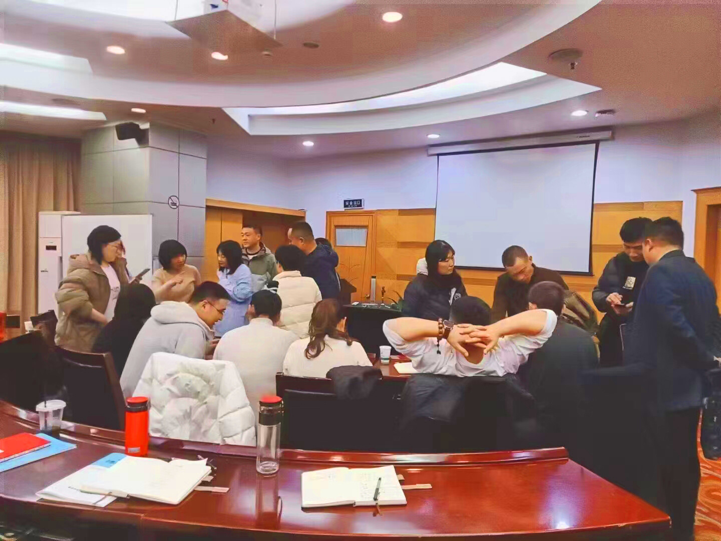 课间分组交流研讨｜张勇快写师资培训现场