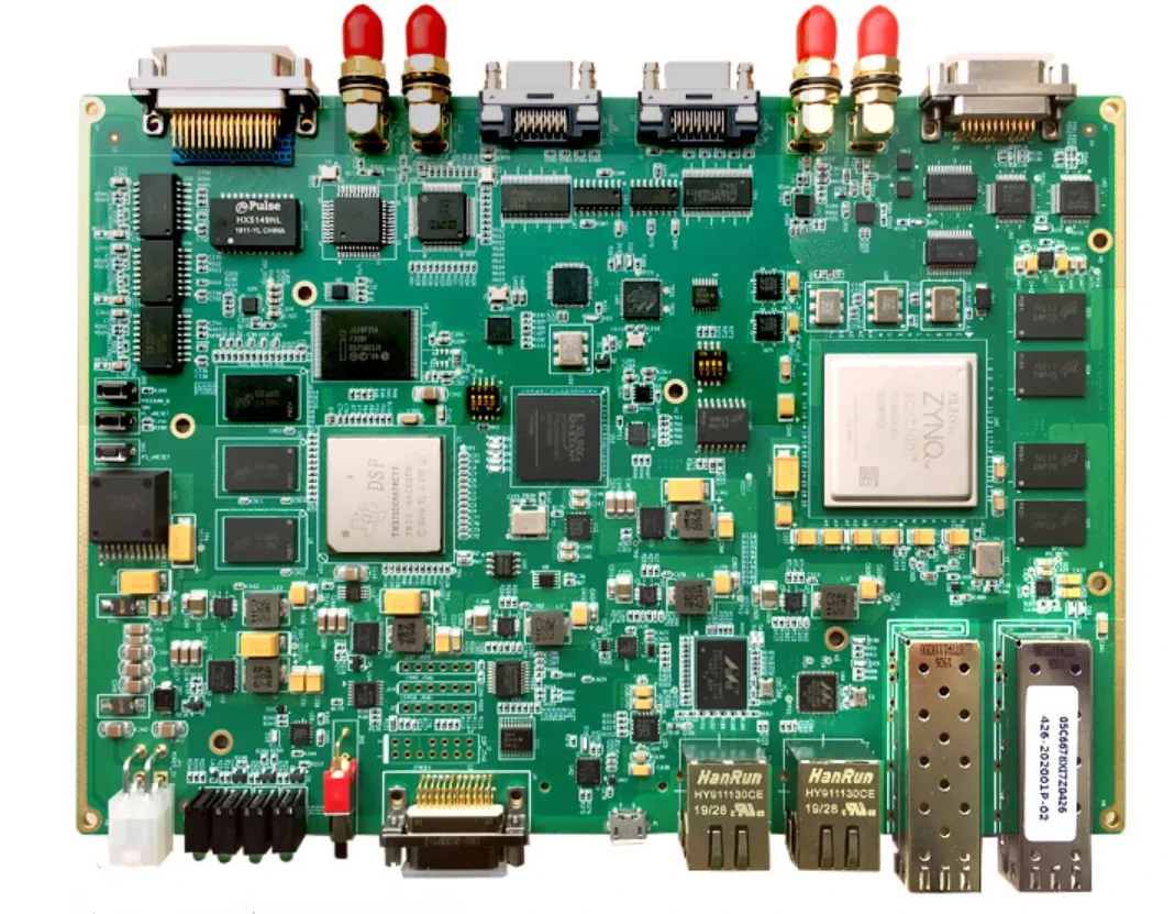 Close-up of the circuit board and connector for the XH-ADC4000 high-speed data acquisition card