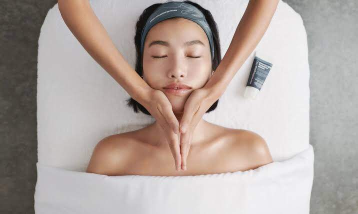 Eye Treatment at DELUXE SPA & BEAUTY Yagoona