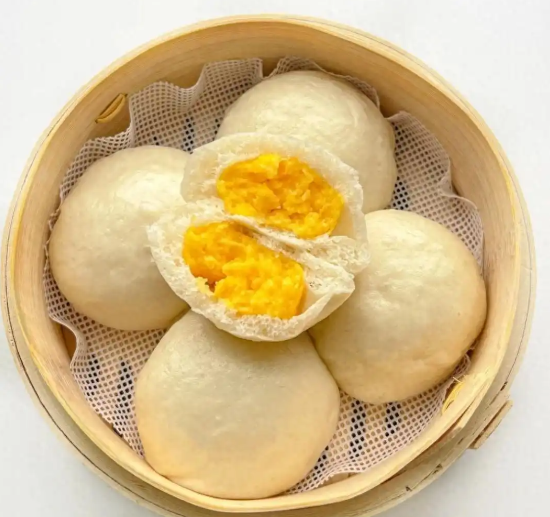 Liu Sha Bao (Salted Egg Yolk Custard Buns)