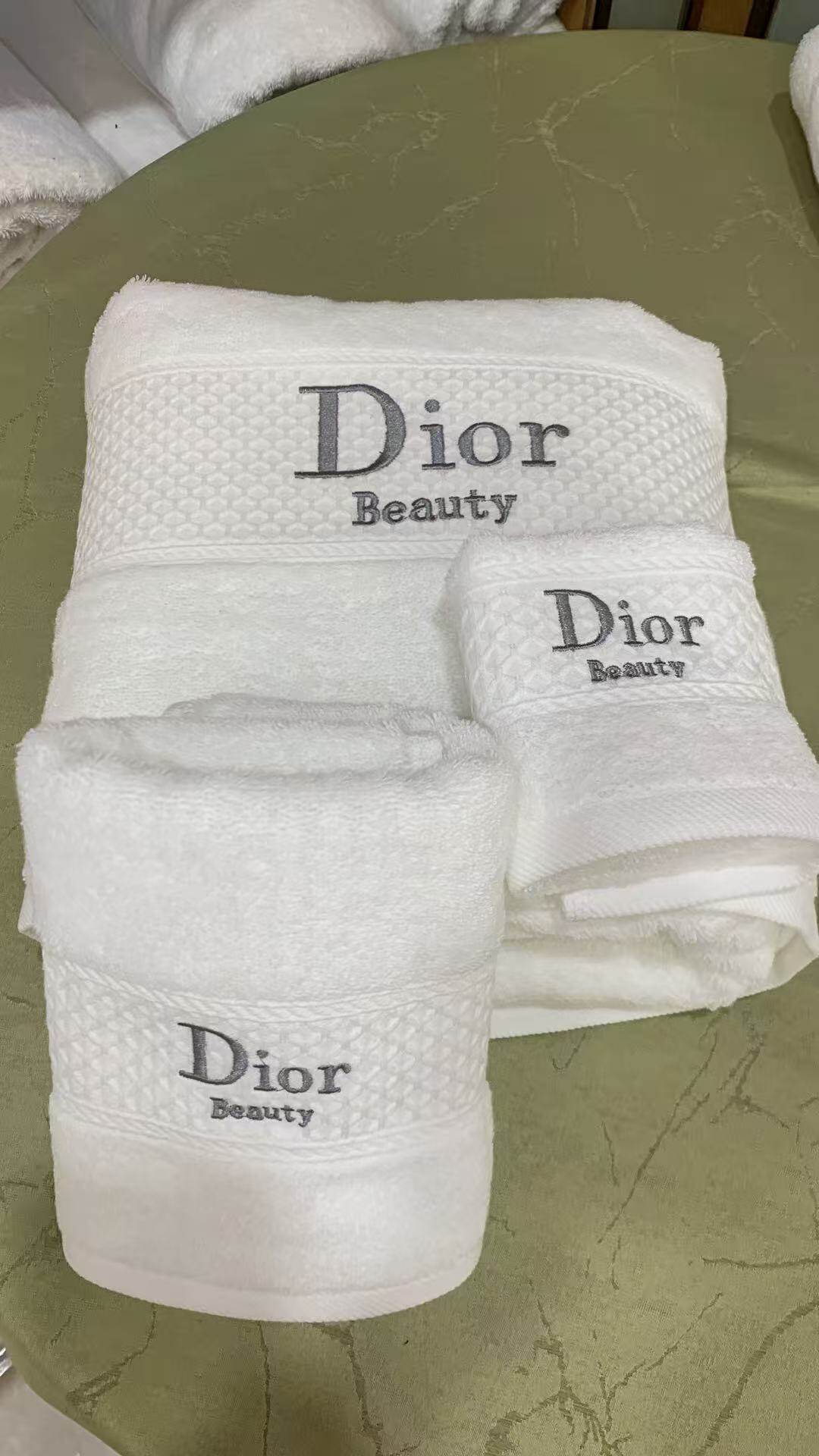 Dior Elegance Birthday Towel Souvenir - view 1