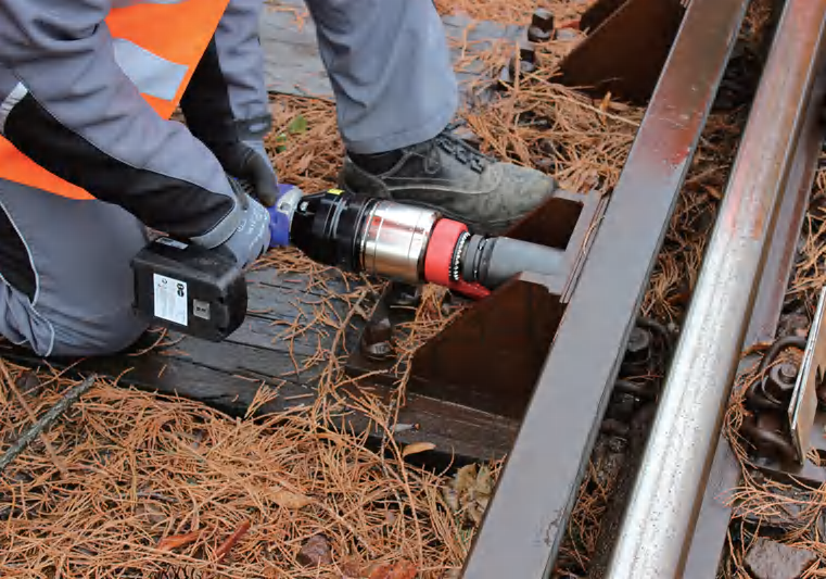 Application Scenarios for Digital Lithium Battery Torque Wrenches - Railway Track Construction