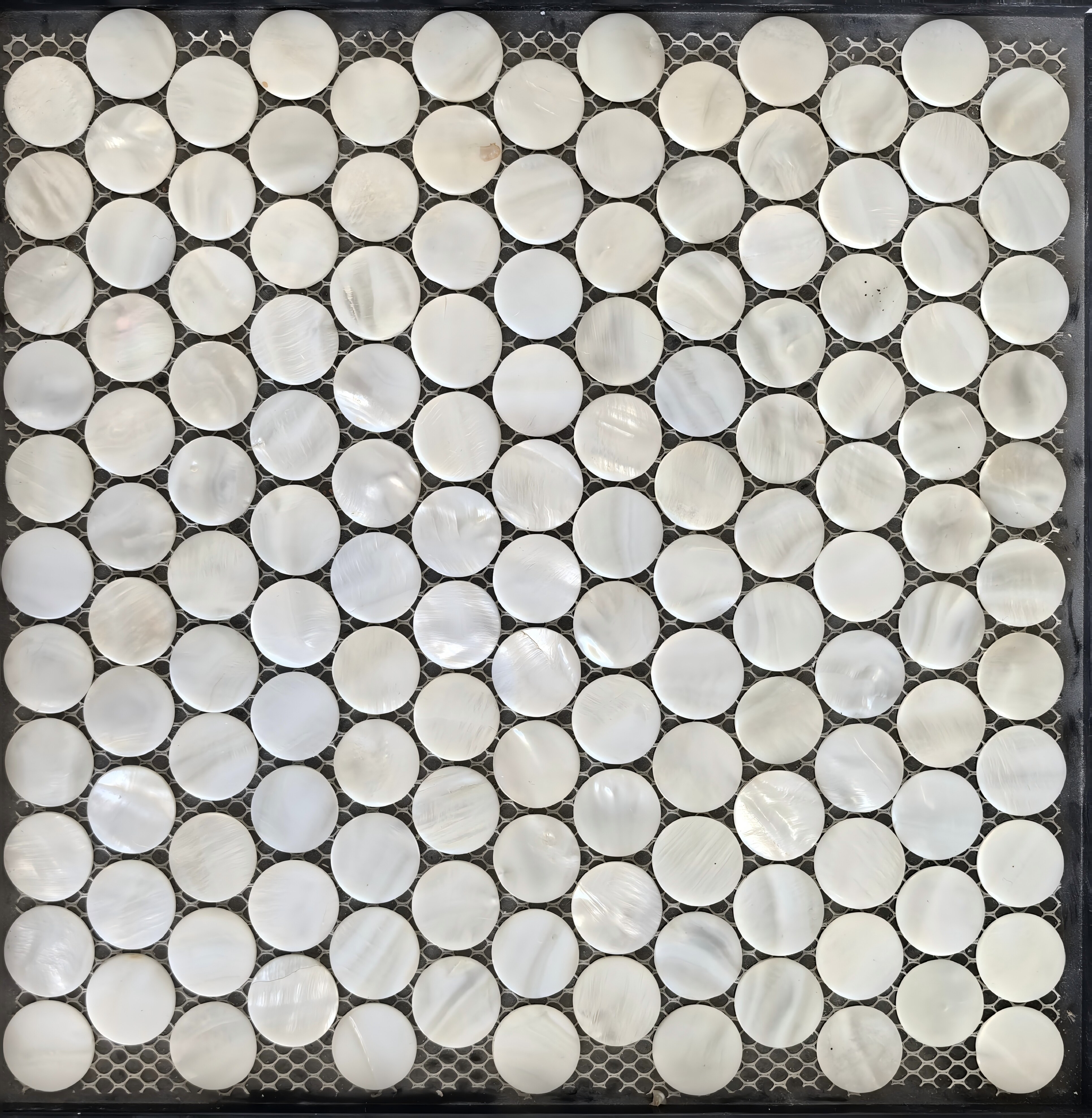 Round Pure White Detail Image 5