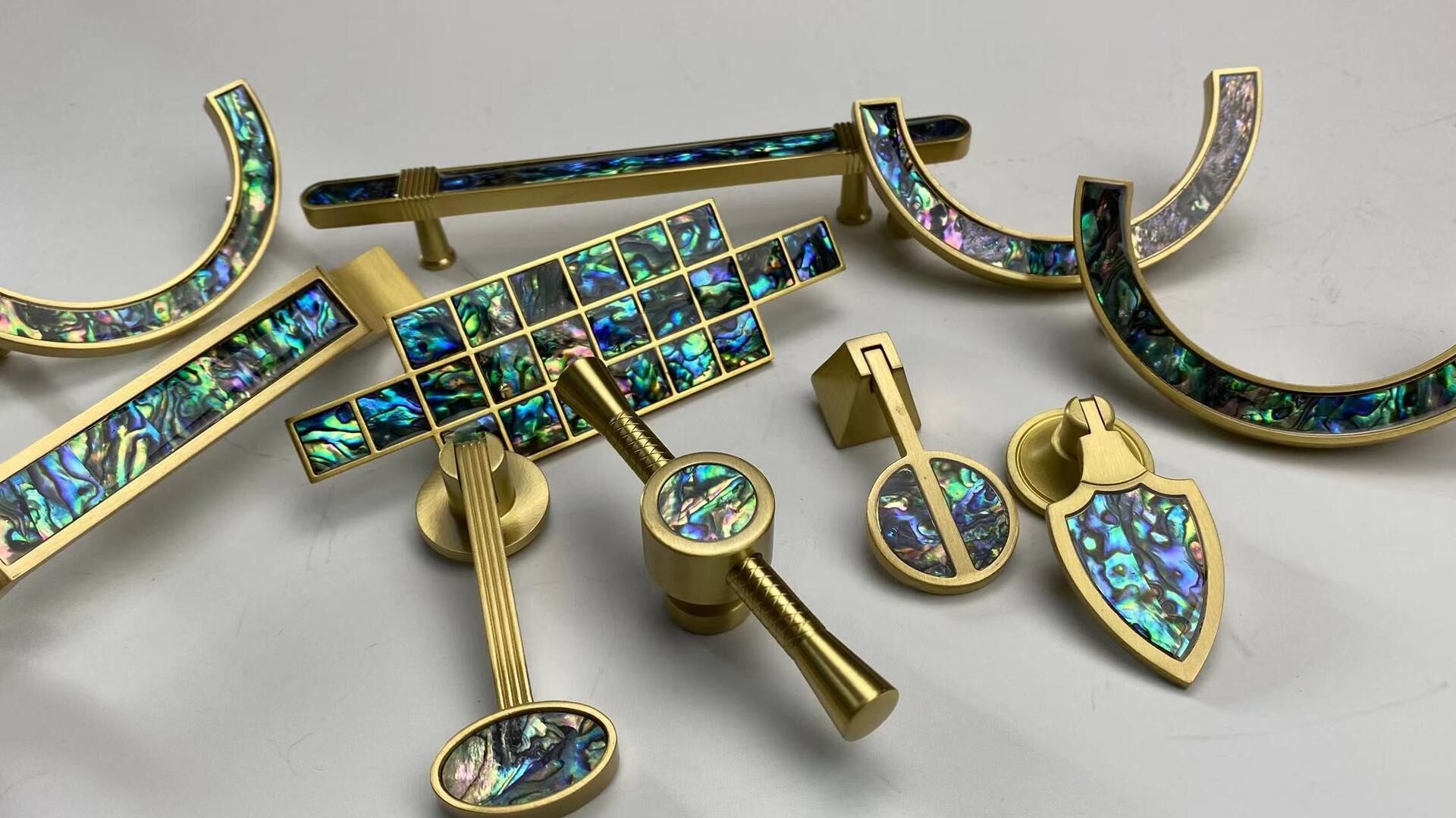 Abalone Shell Brass Cabinet Door Pull (Luxury Shell Hardware) Detail Image 3