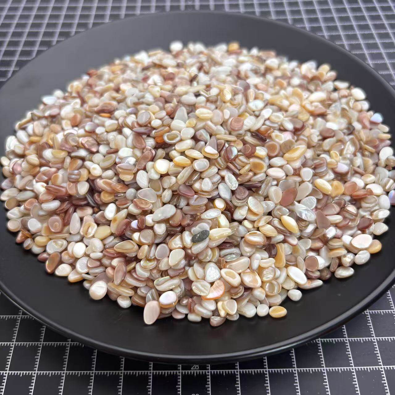 3-6mm Shell Granules with Beveled Edges and Polished Finish – Detail View 1