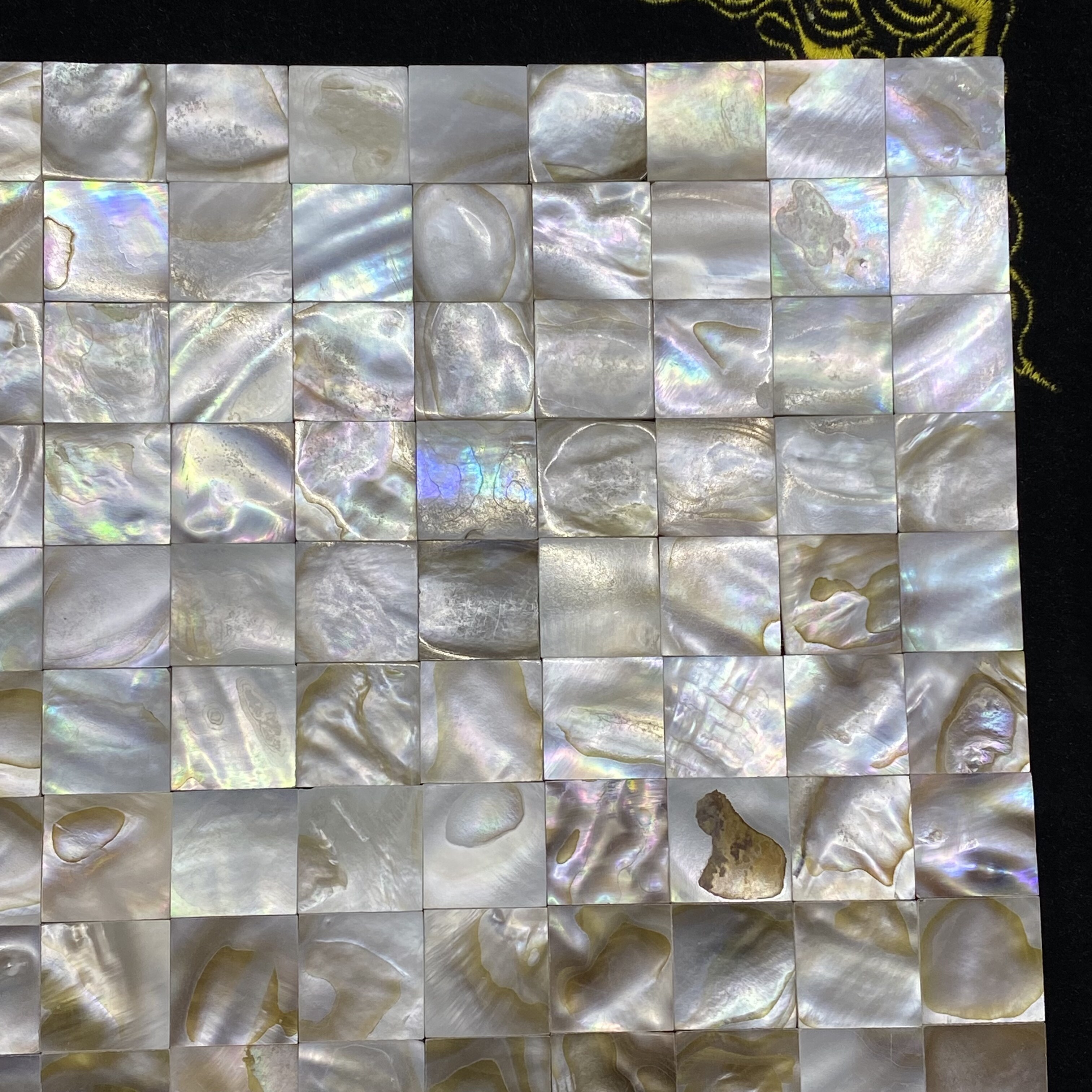 Square mosaic oil spot tiles – Detail shot 2