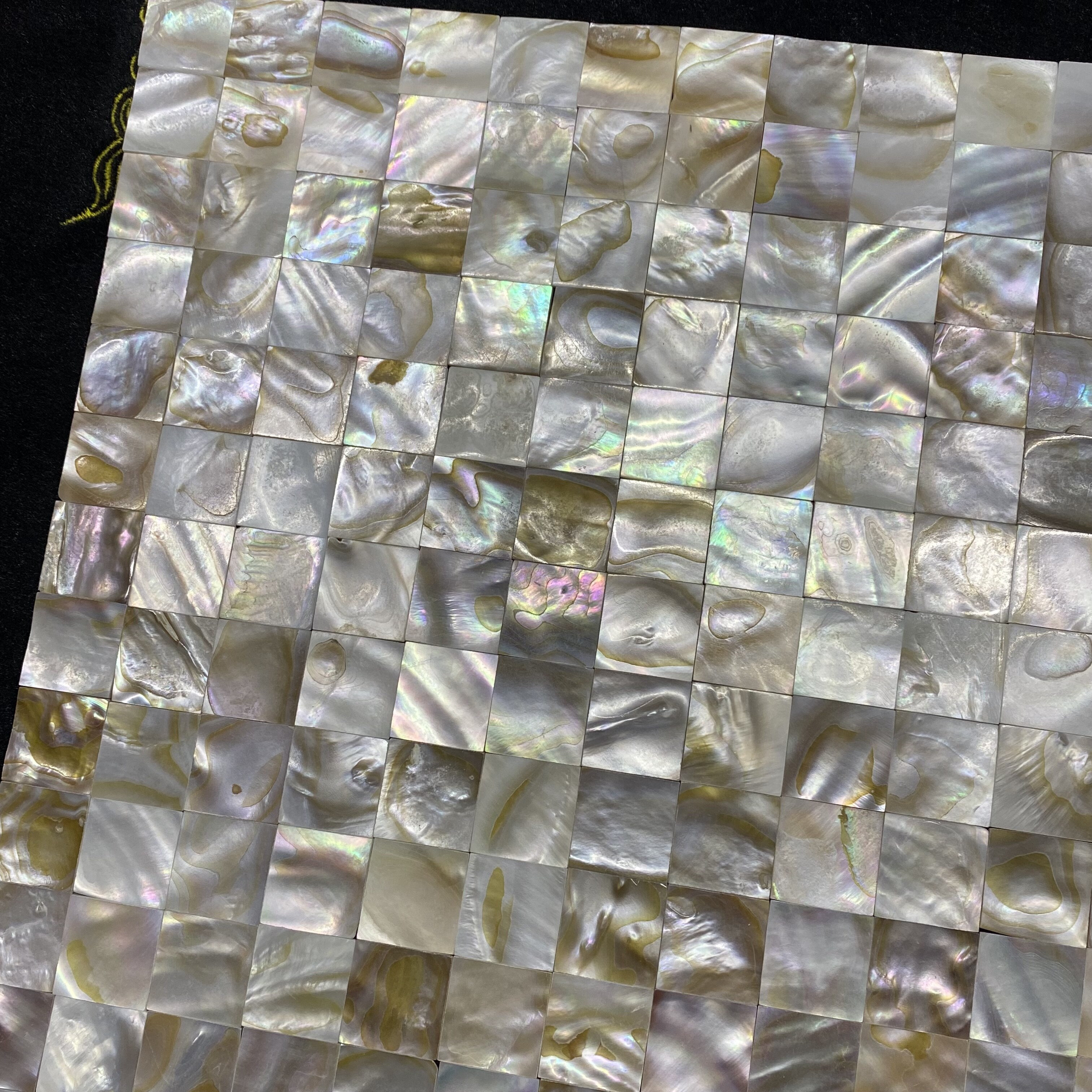 Square mosaic oil spot tiles – Detail shot 1