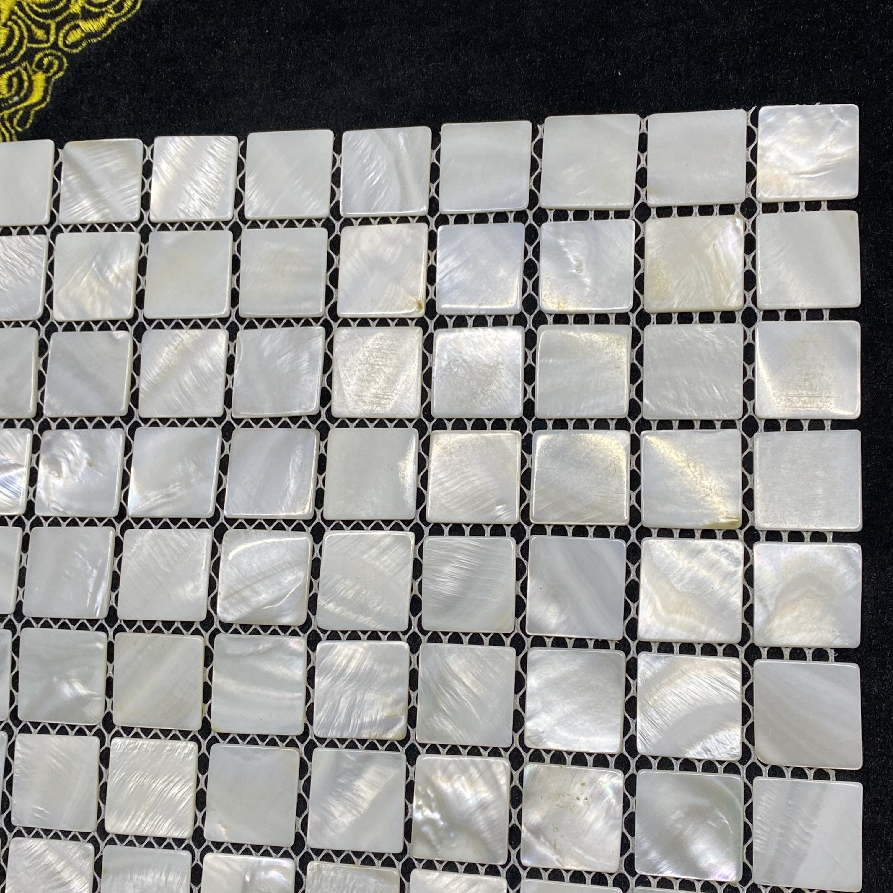 Square pure white mesh拼接 detail view 1