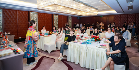 Live Peking Opera Performance