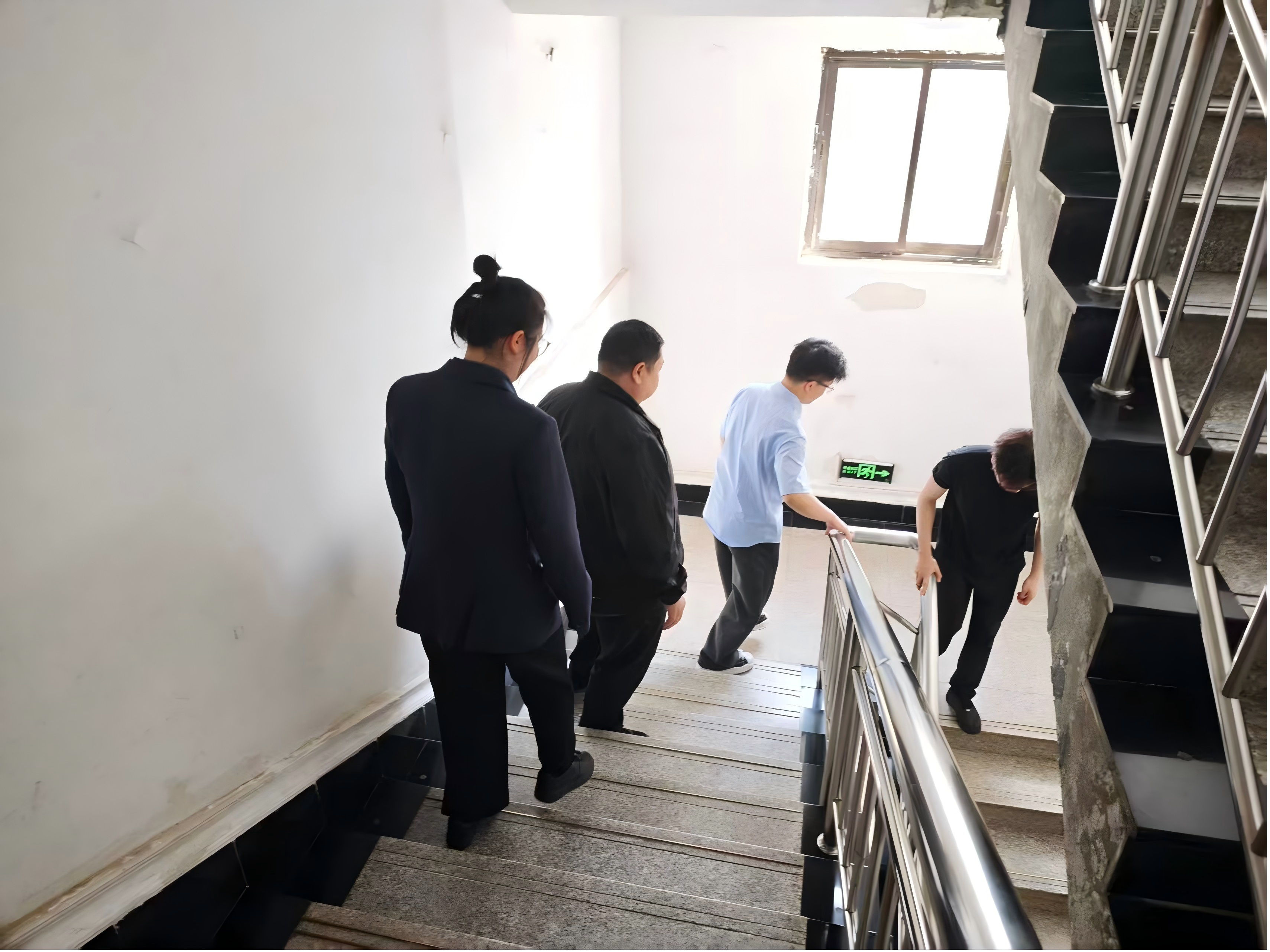 开展生命通道演练守护楼宇安全底线步行生命通道疏散演练活动