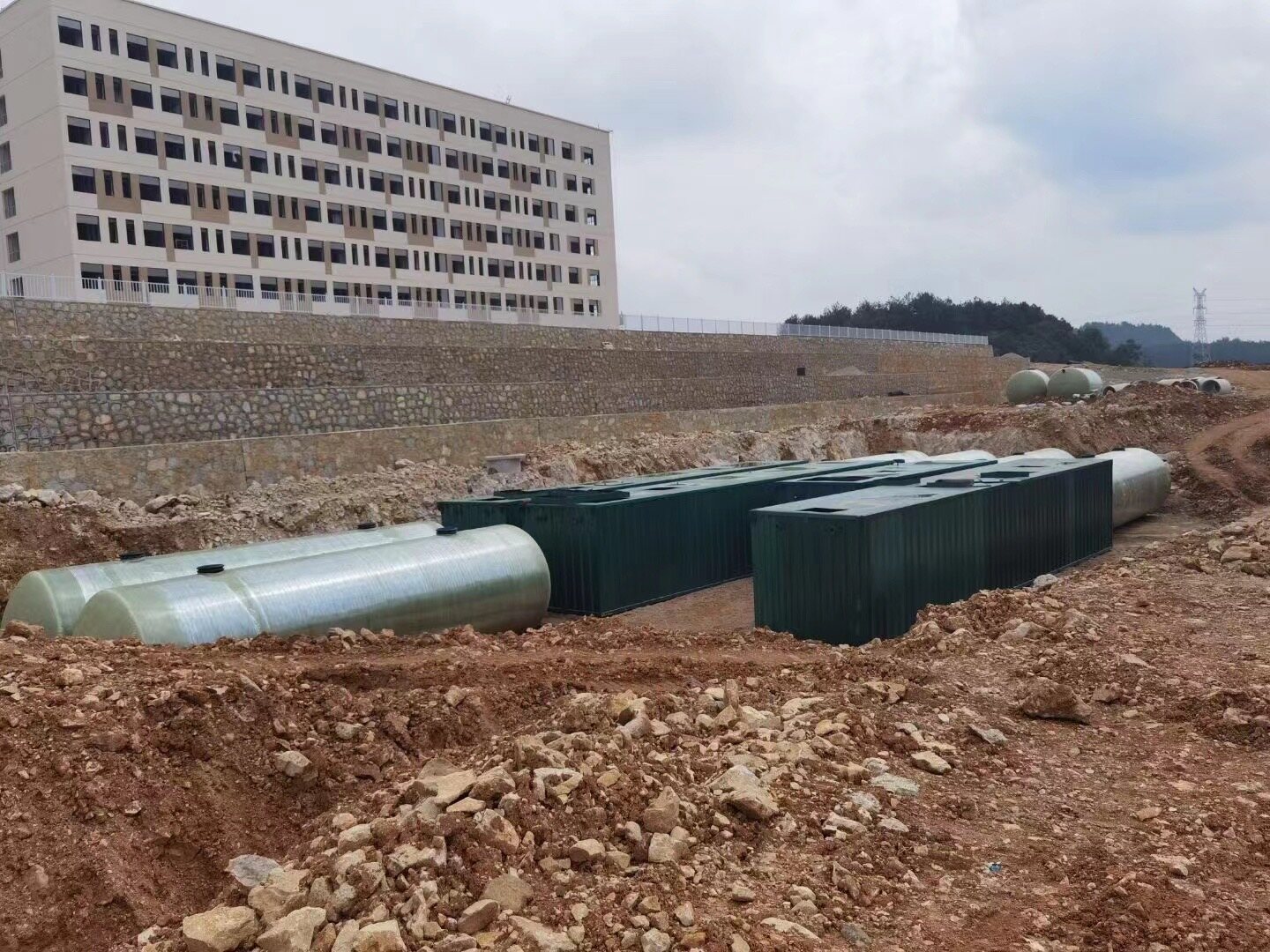 小区配套环保设备应用场景 - 居民小区化粪池、生活污水处理站 - 云南京亨环保