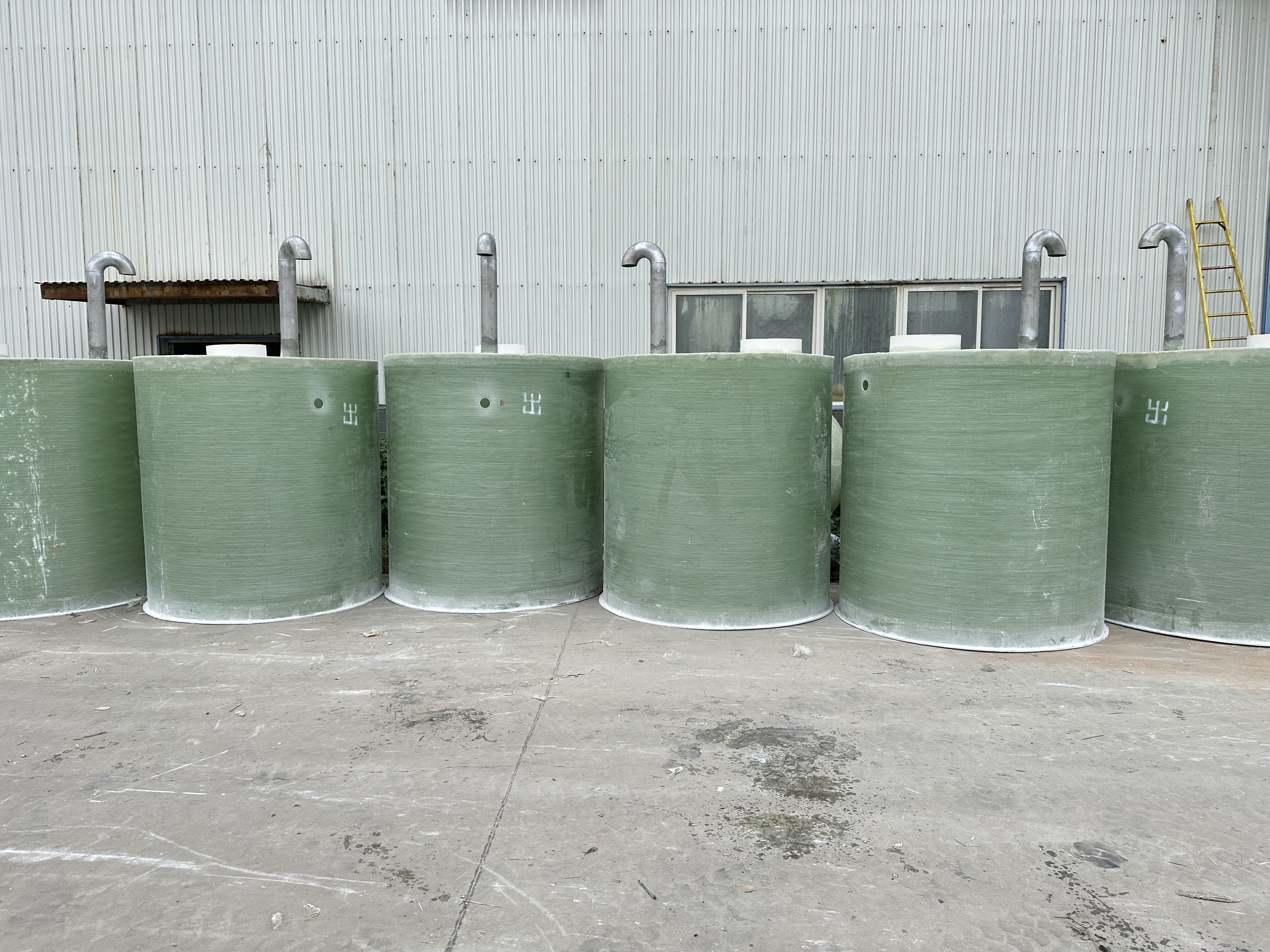 Yunnan FRP Accident Oil Tank Manufacturer: Custom Production for Anti-Seepage Accident Oil Tanks in New Energy PV/Wind Power Projects
