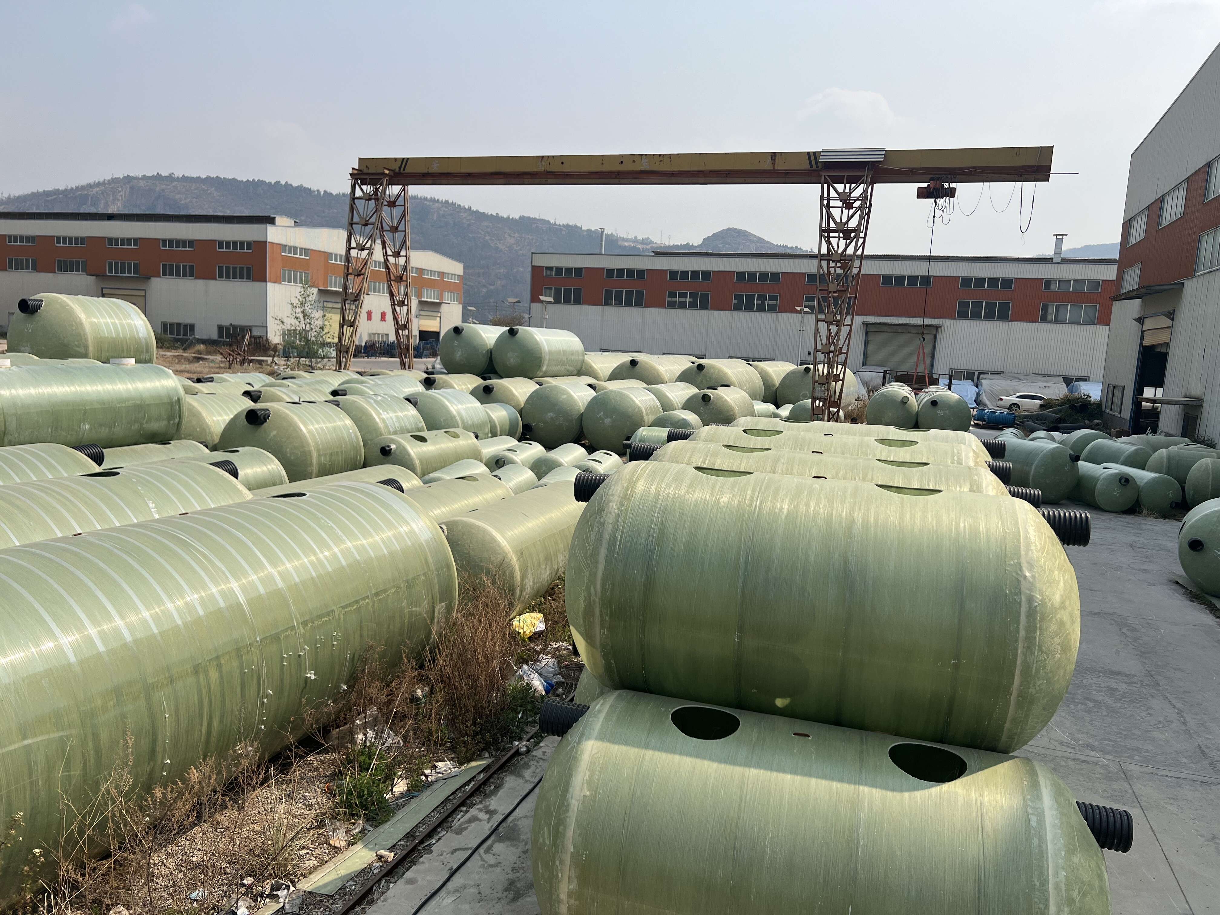 1. 现货实力 - 拥有大型标准化仓储基地,批量现货储备充足,可同时满足多个大型项目的紧急采购需求