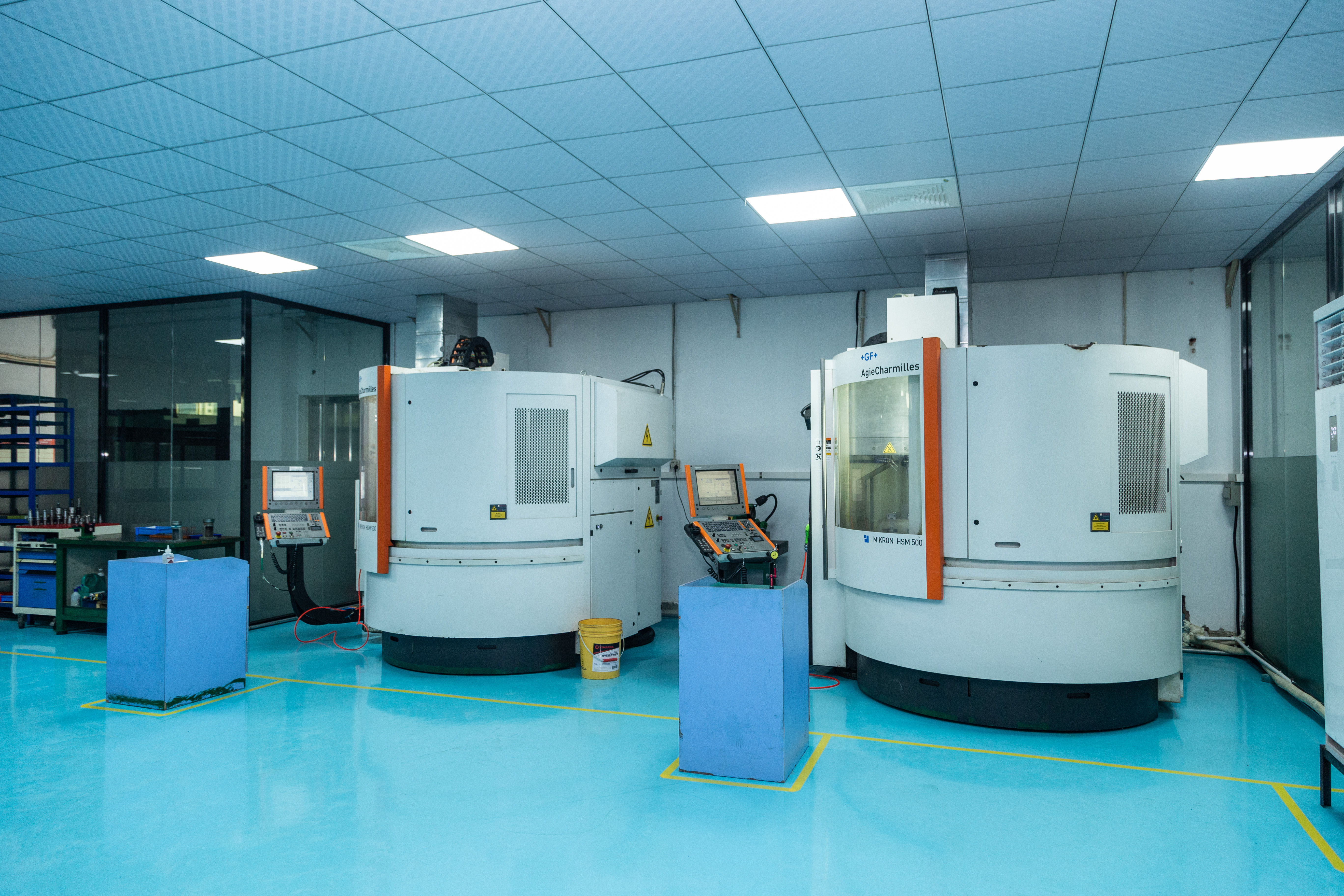 CNC precision machining workshop