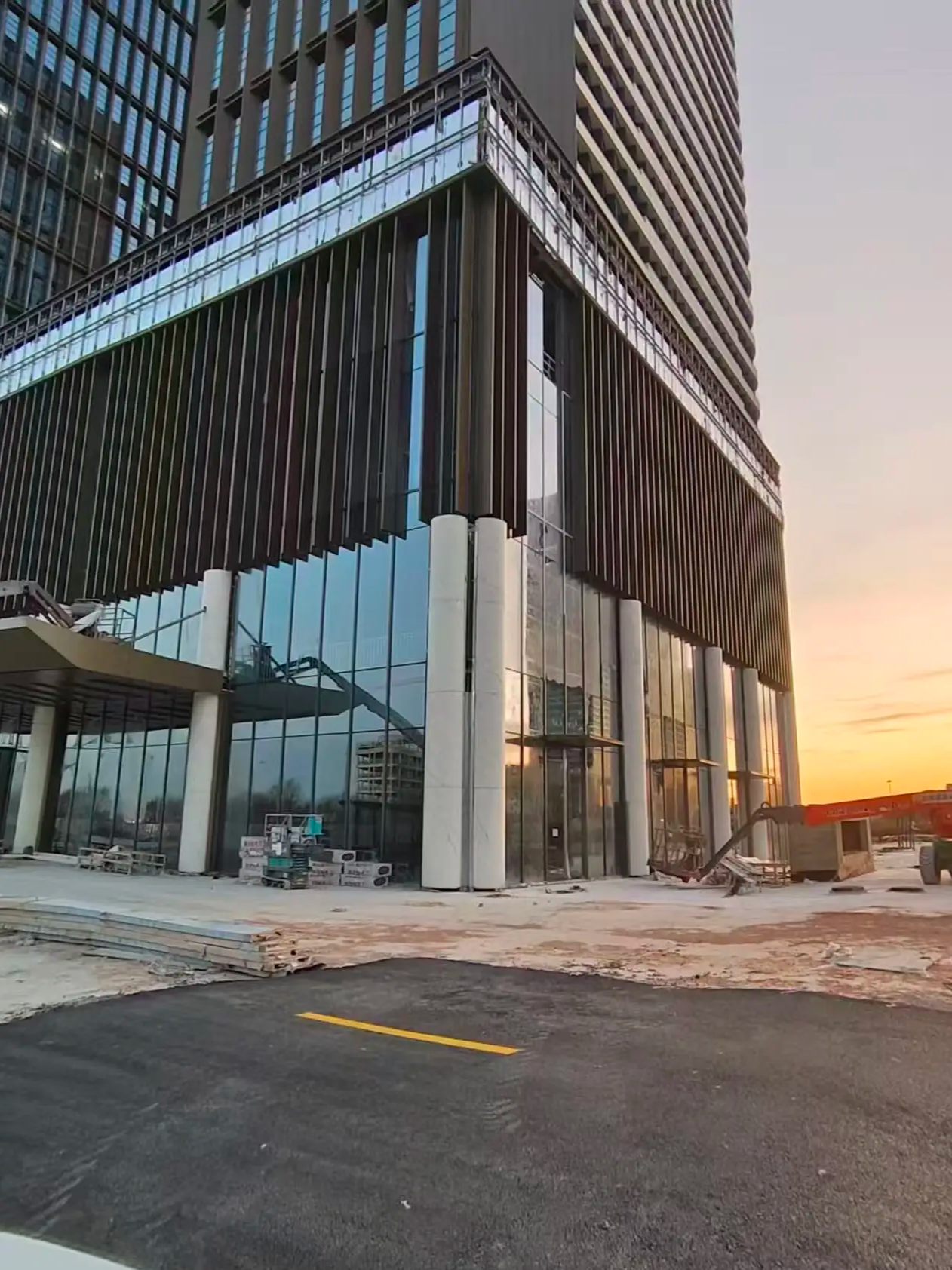 5-Star Hotel Lobby Curved Column Cladding Project