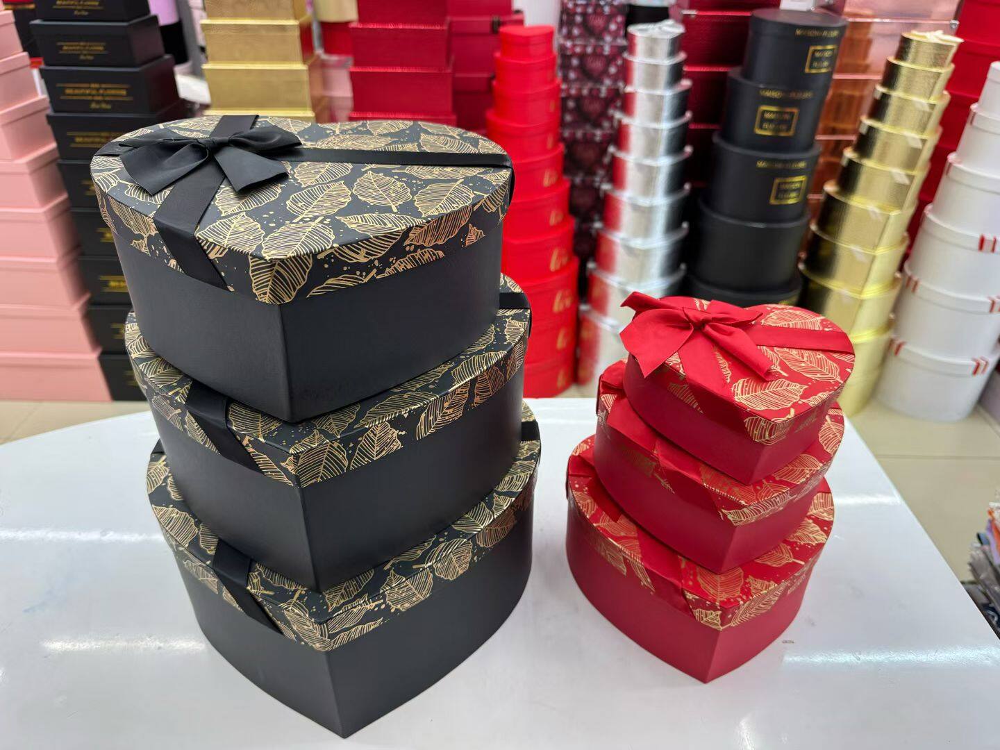 Gold-stamped leaf heart three-piece gift box