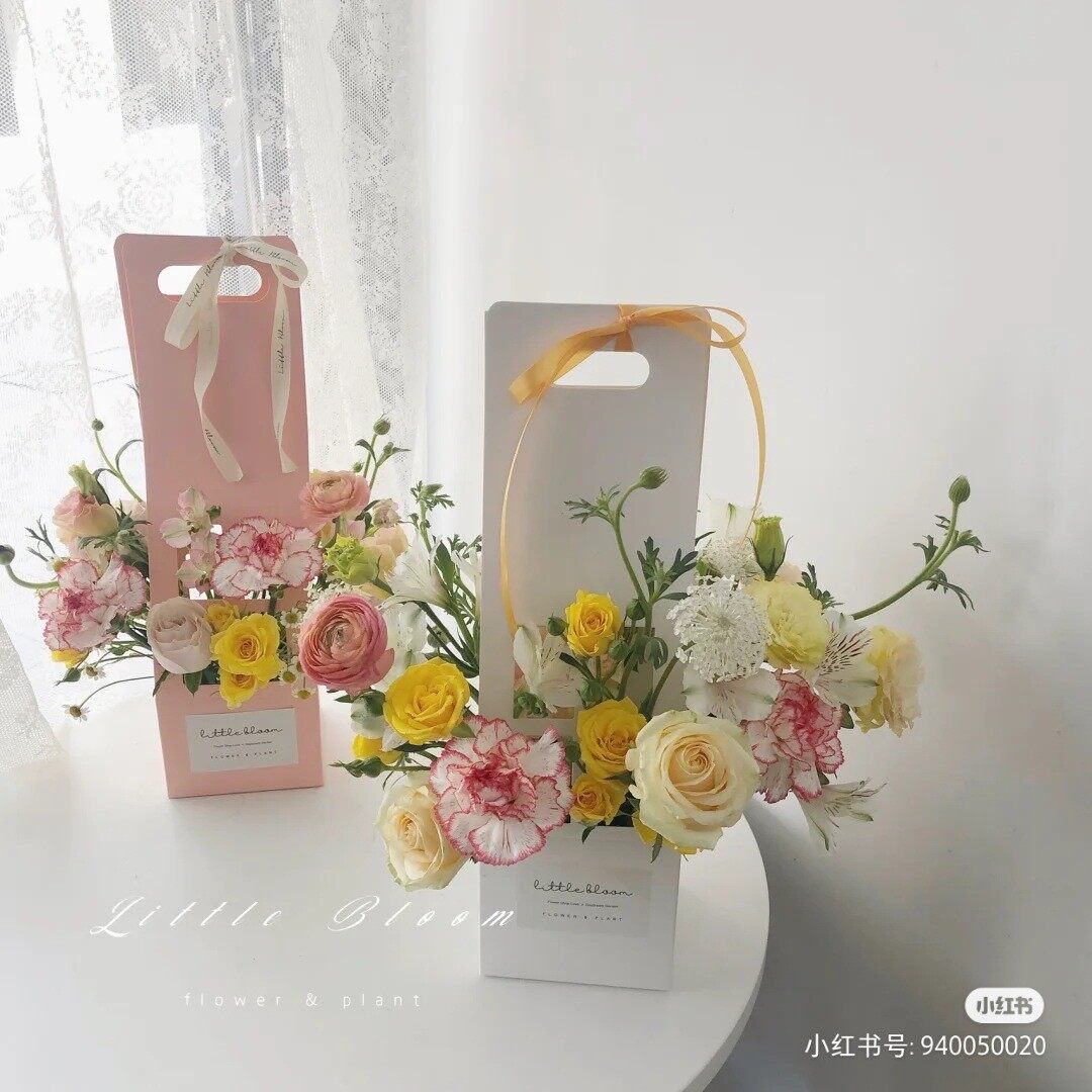 Foldable hollow-handled flower vase box