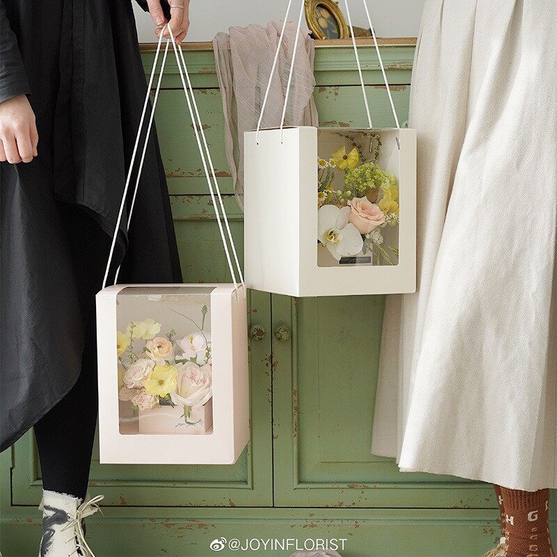 Compact transparent window gift box with base