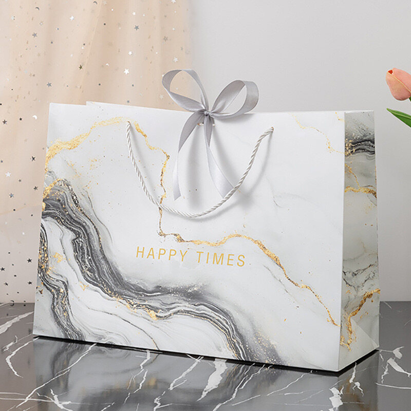 Gold pattern texture gift handbag view 8