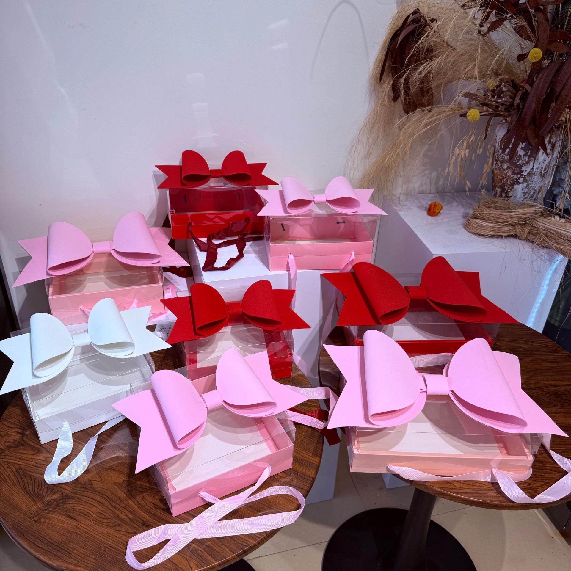 Three-dimensional large bow decoration gift box view 3