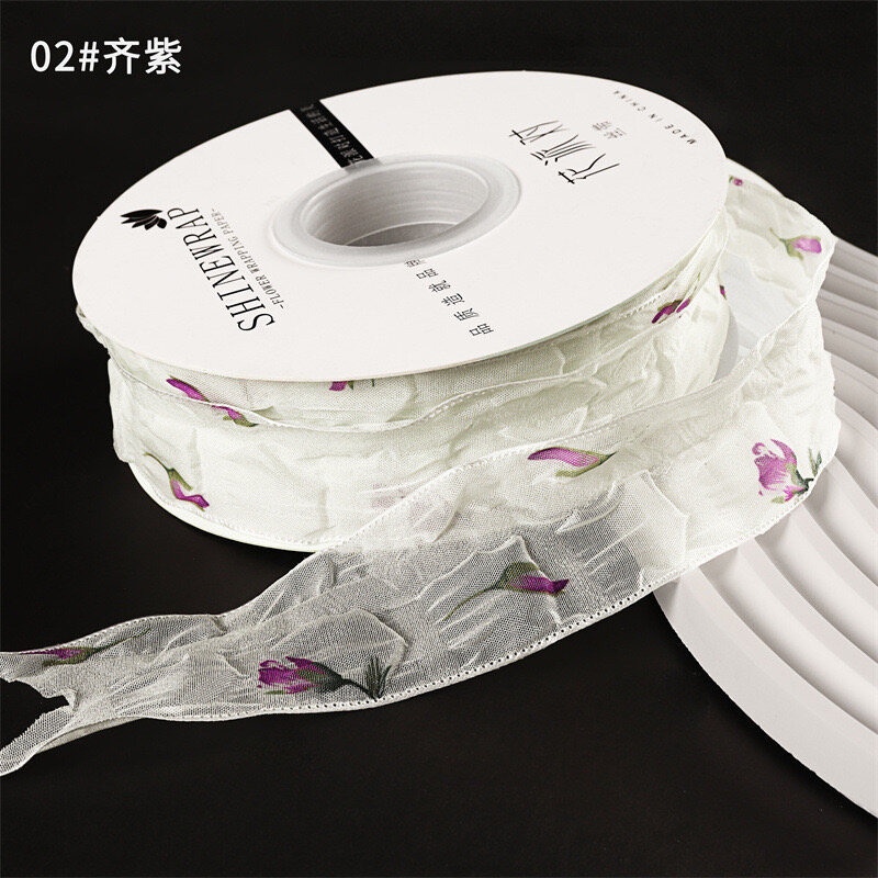 Flowing lace ribbon view 5
