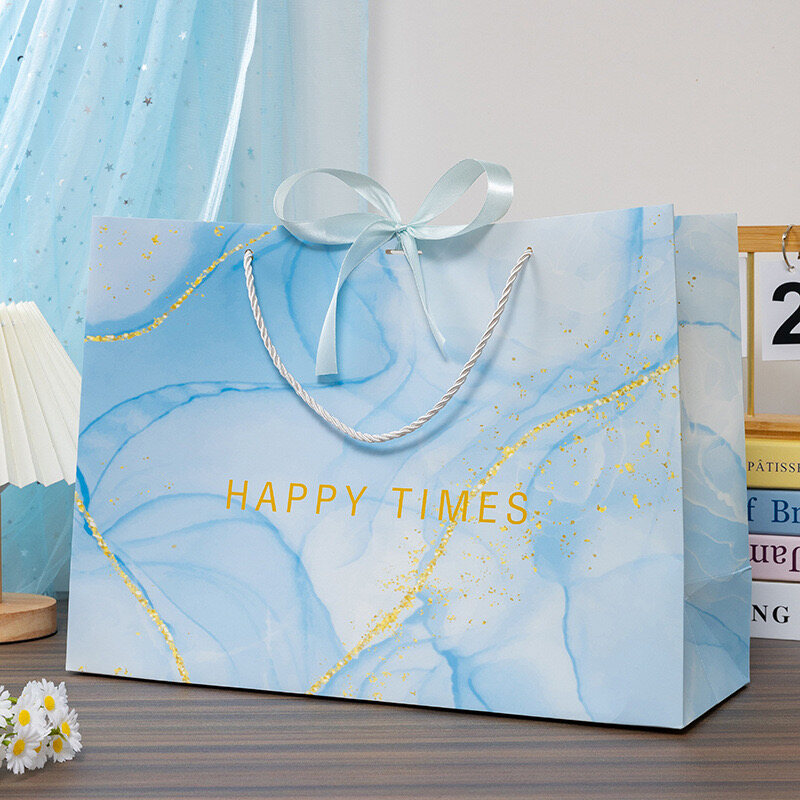 Gold pattern texture gift handbag view 6