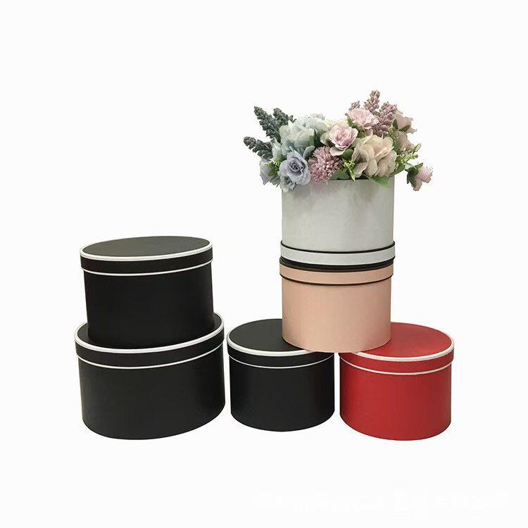 Stripped edge cylindrical gift box