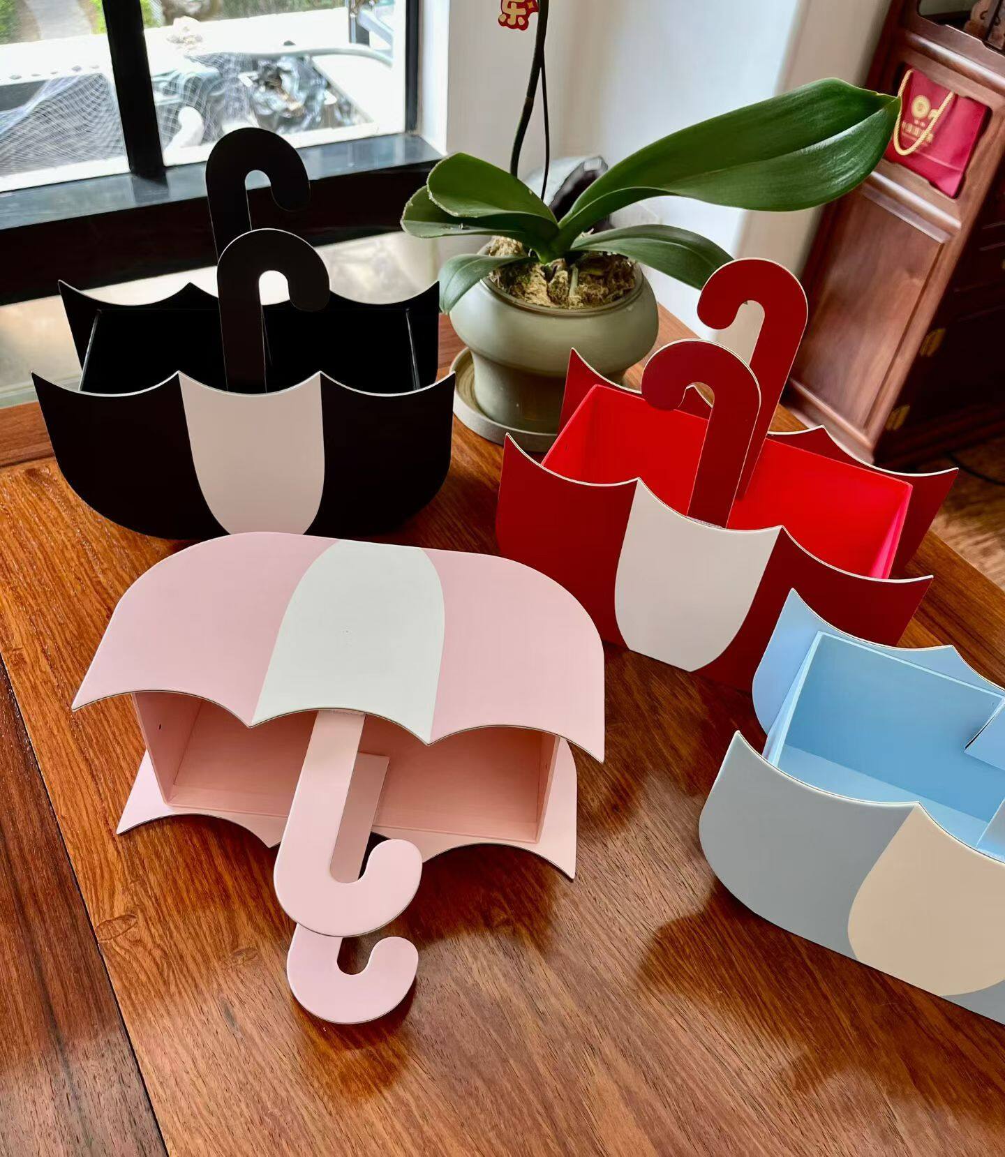 Umbrella-shaped hand-held flower vase