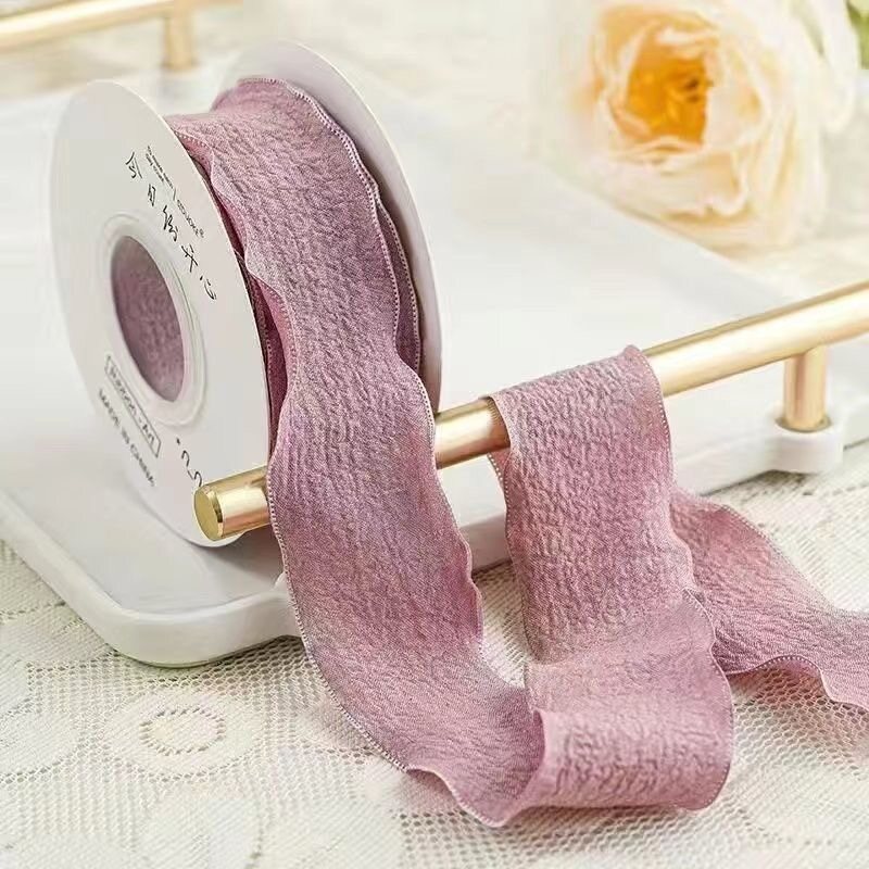 Edge-bright pleated ribbon