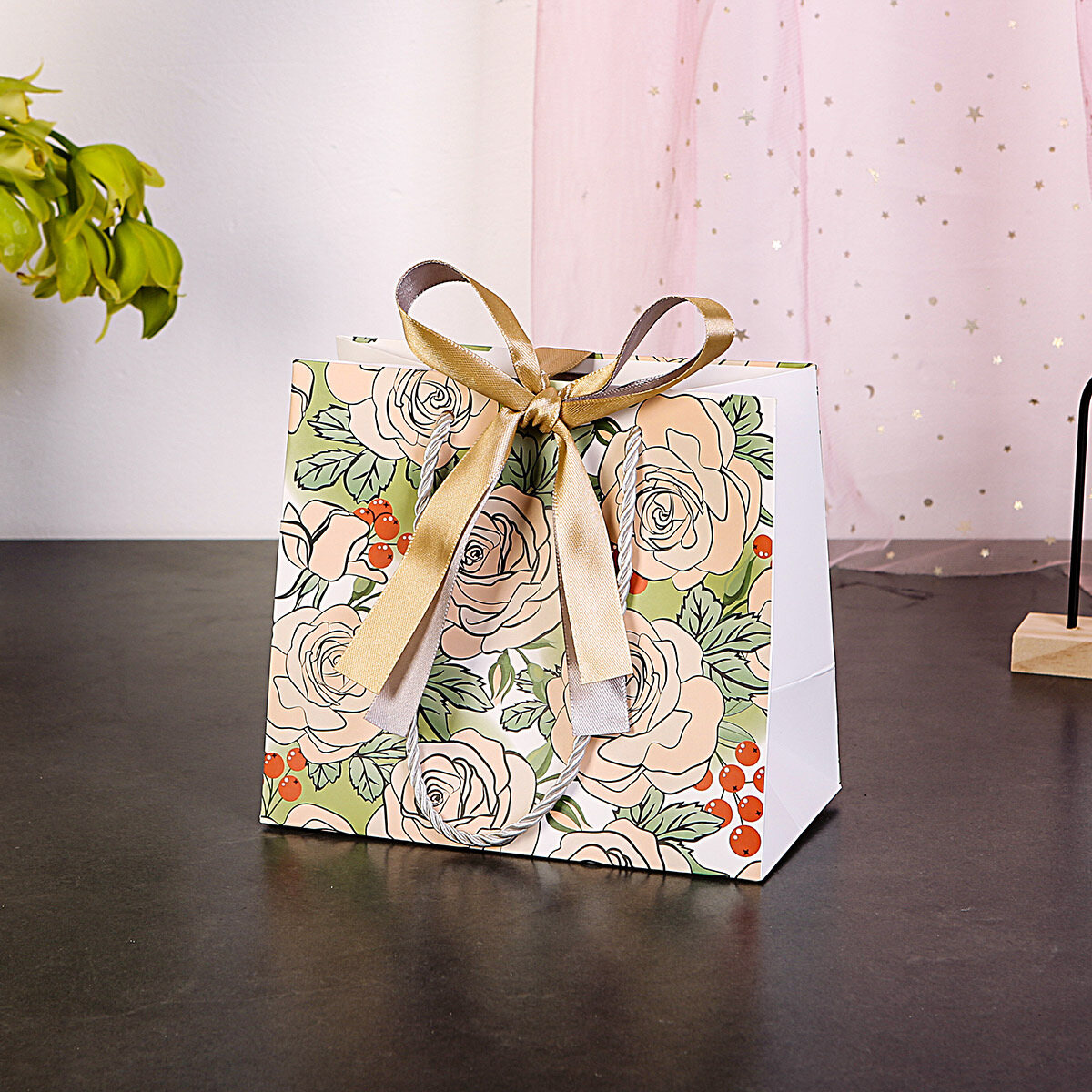 Handbag with Flowered Card and Intricate Design view 3
