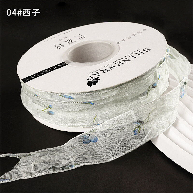 Flowing lace ribbon view 3