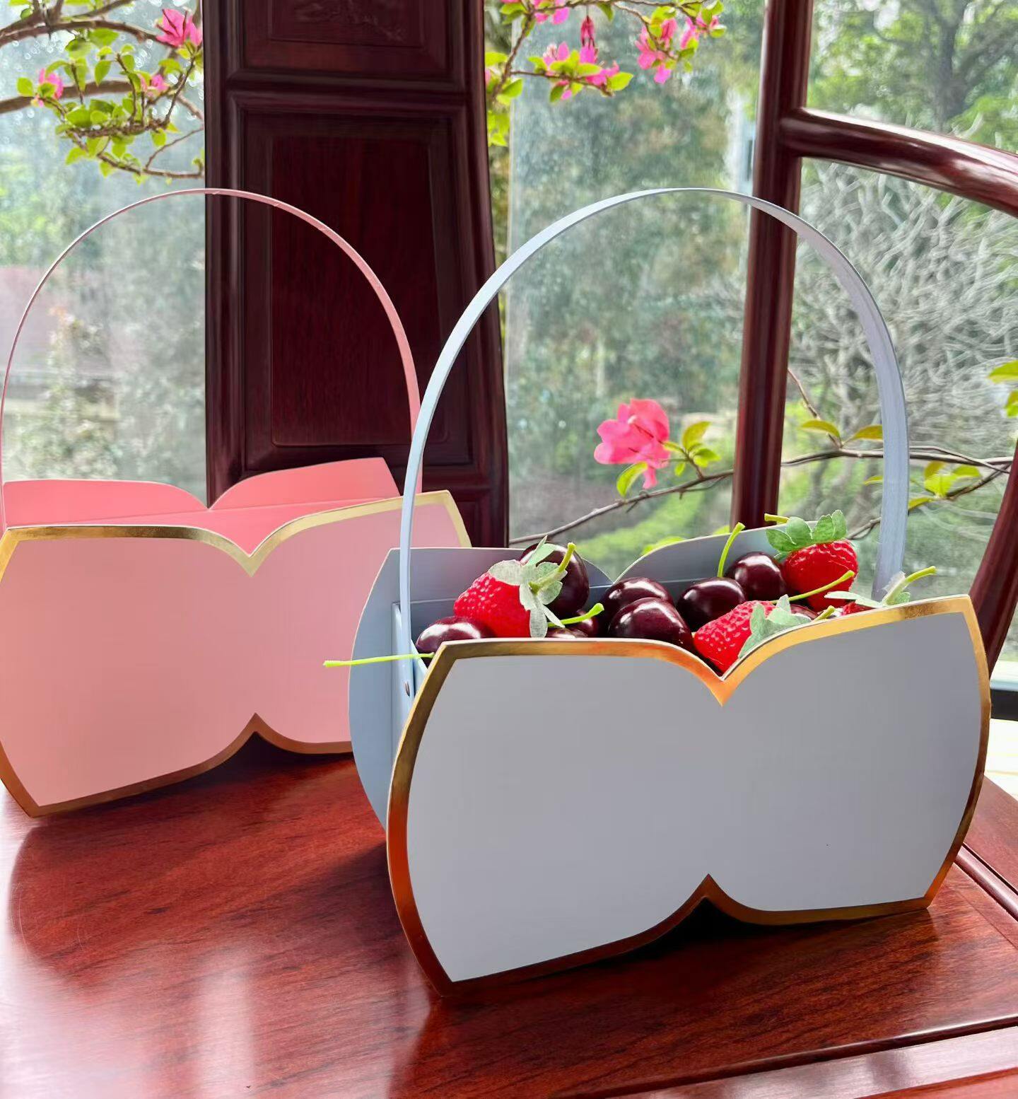 Belt bow-shaped hand-held floral box