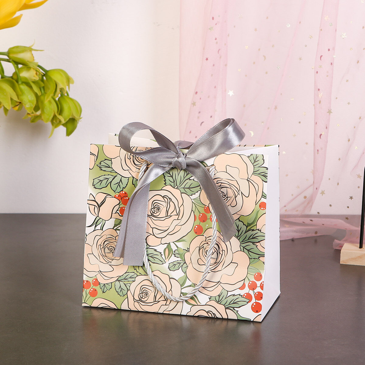 Handbag with Flowered Card and Intricate Design view 2