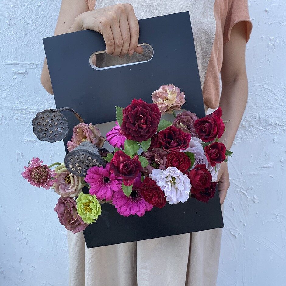 Portable hollow flower arrangement handbag view 2