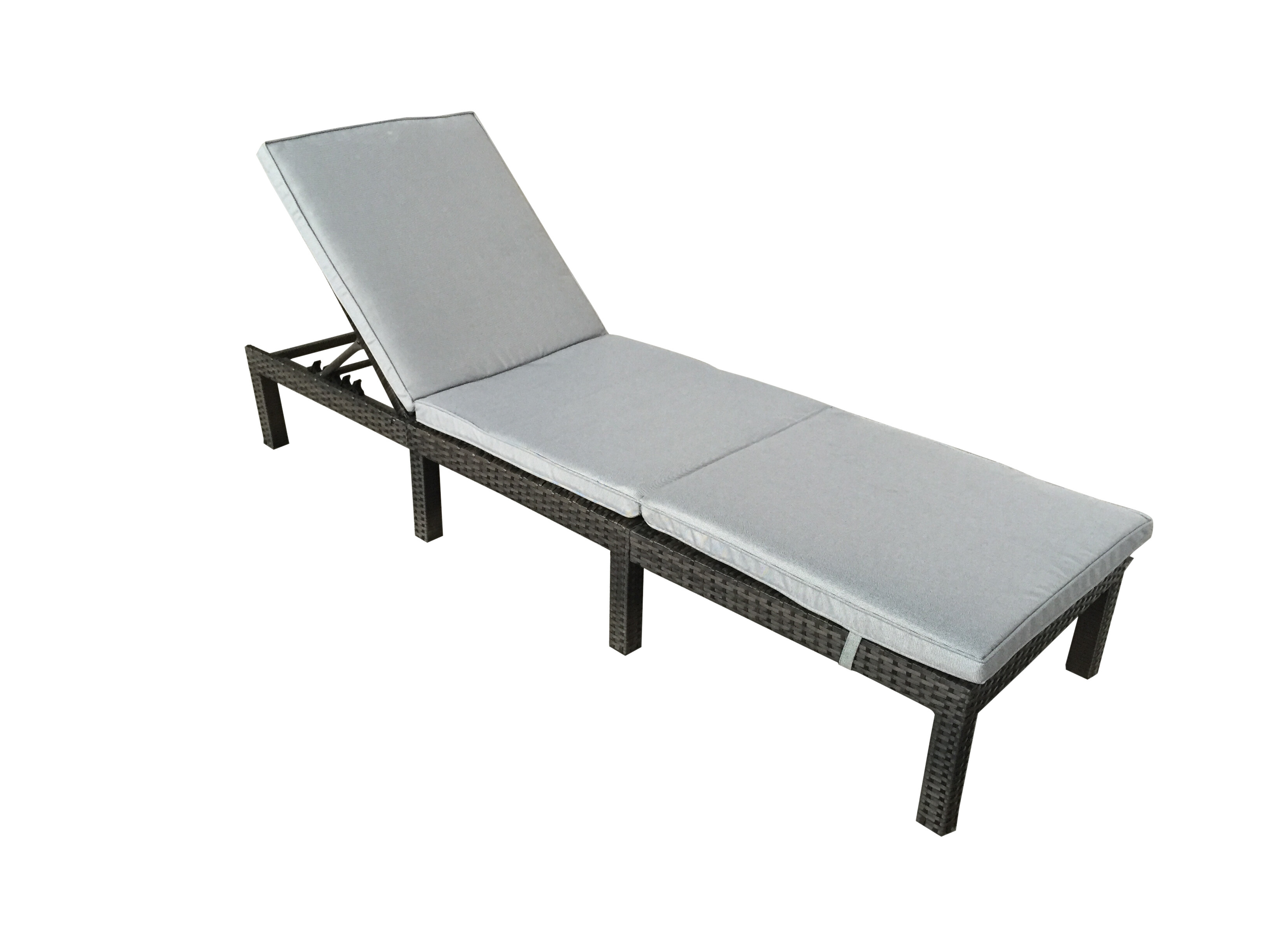 KD Rattan Lounger view 2