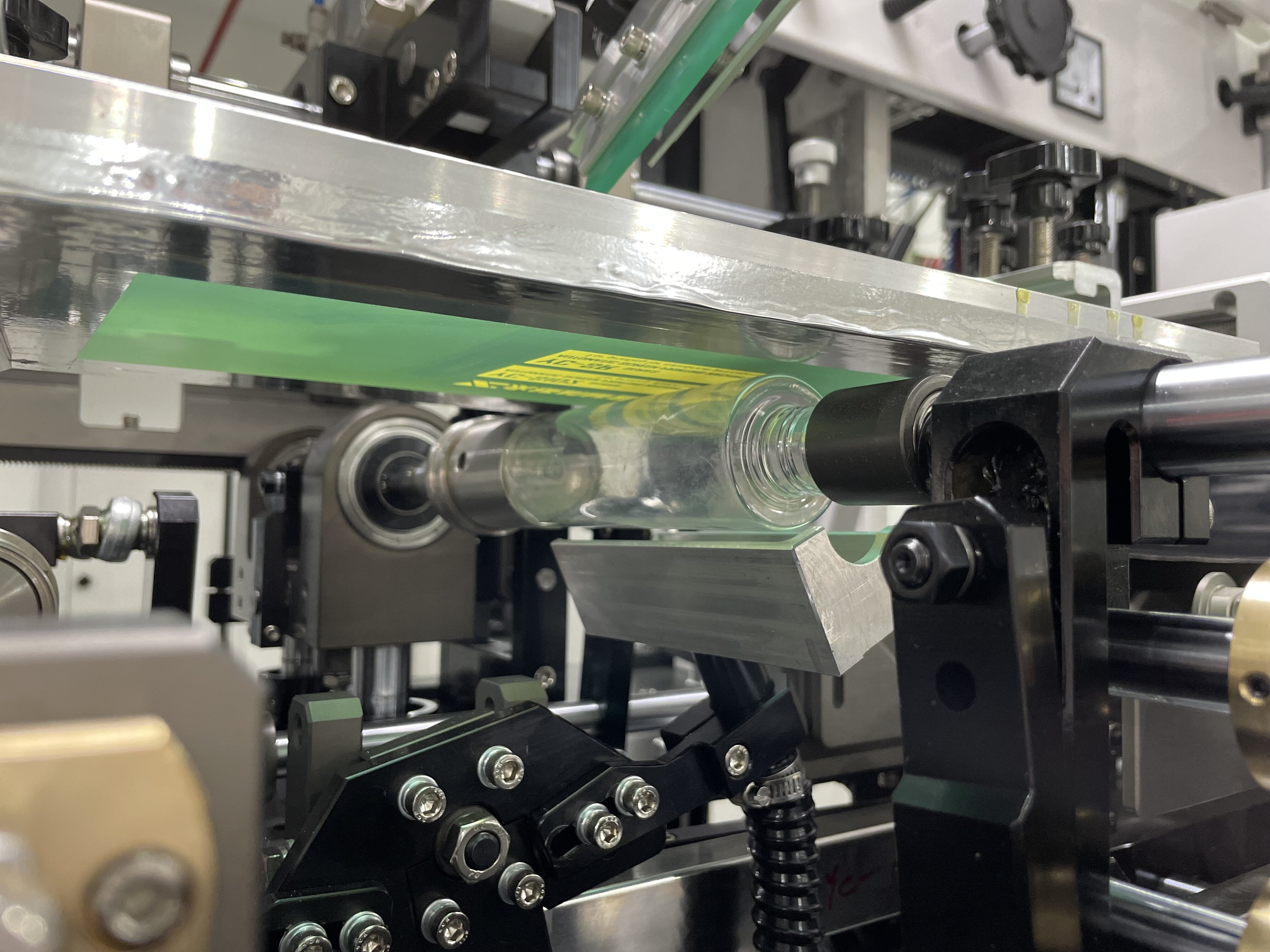 YC-S102 Single-Color Automatic Screen Printing Machine - Image 4