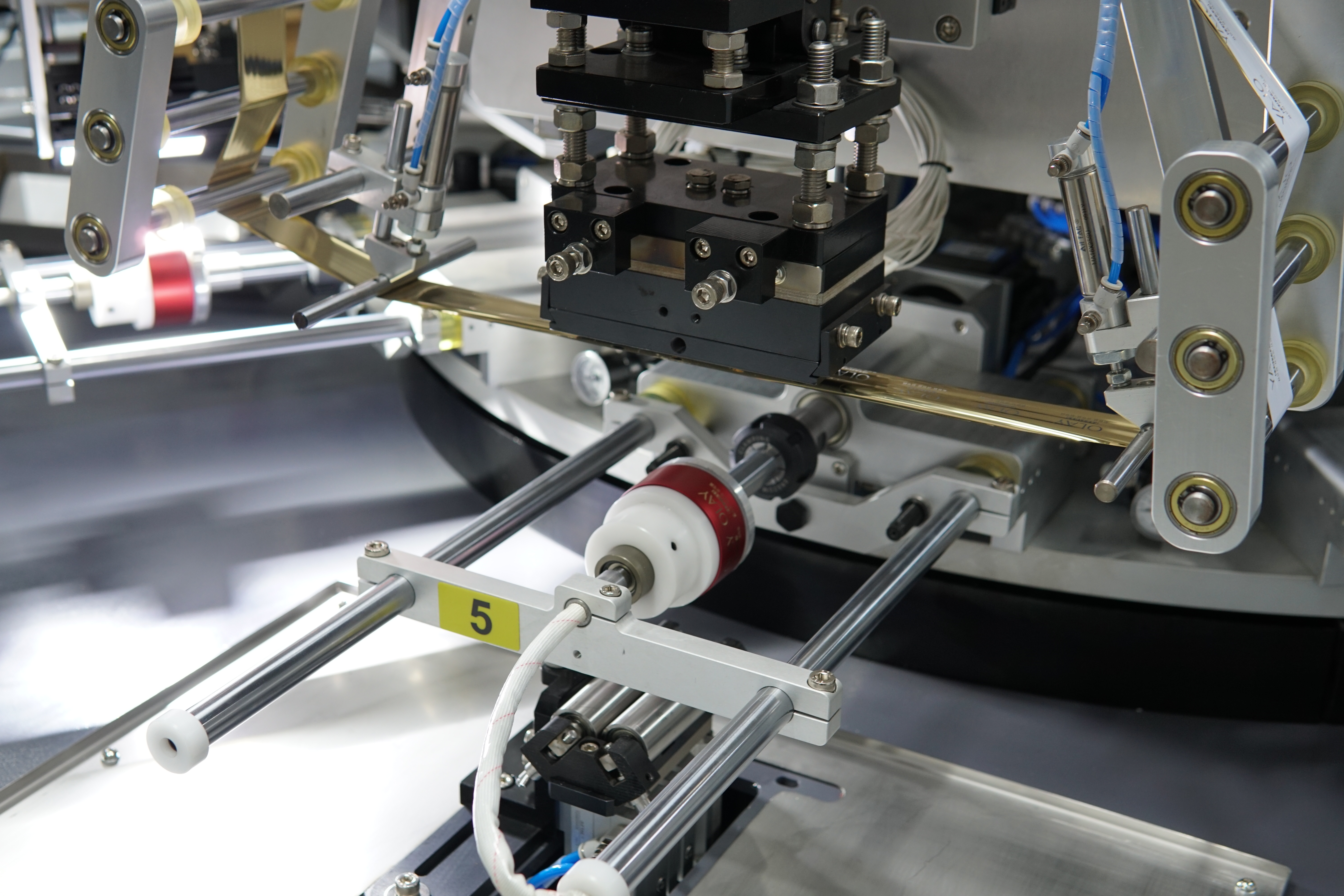 YC-MHS Multi-Color Fully Automatic Servo Printing and Embossing Machine - Image 2
