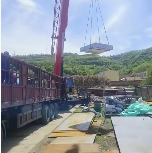 延长石油延安炼油厂-镀锌花纹板及T型钢供应