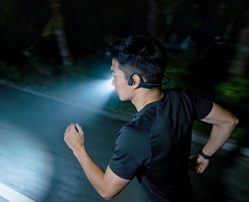 Ear-Hook Light