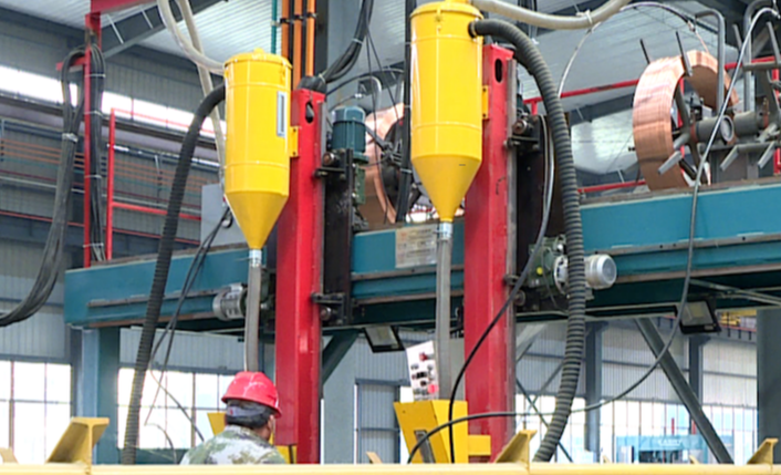 Dual-head submerged arc welding machine