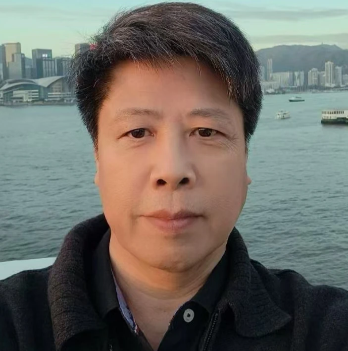 何伟杰