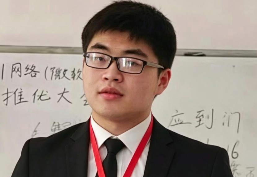 寻人：李哲涵2025年在郑州管城回族区失踪，身高178CM戴眼镜 - 爱方得推荐阅读